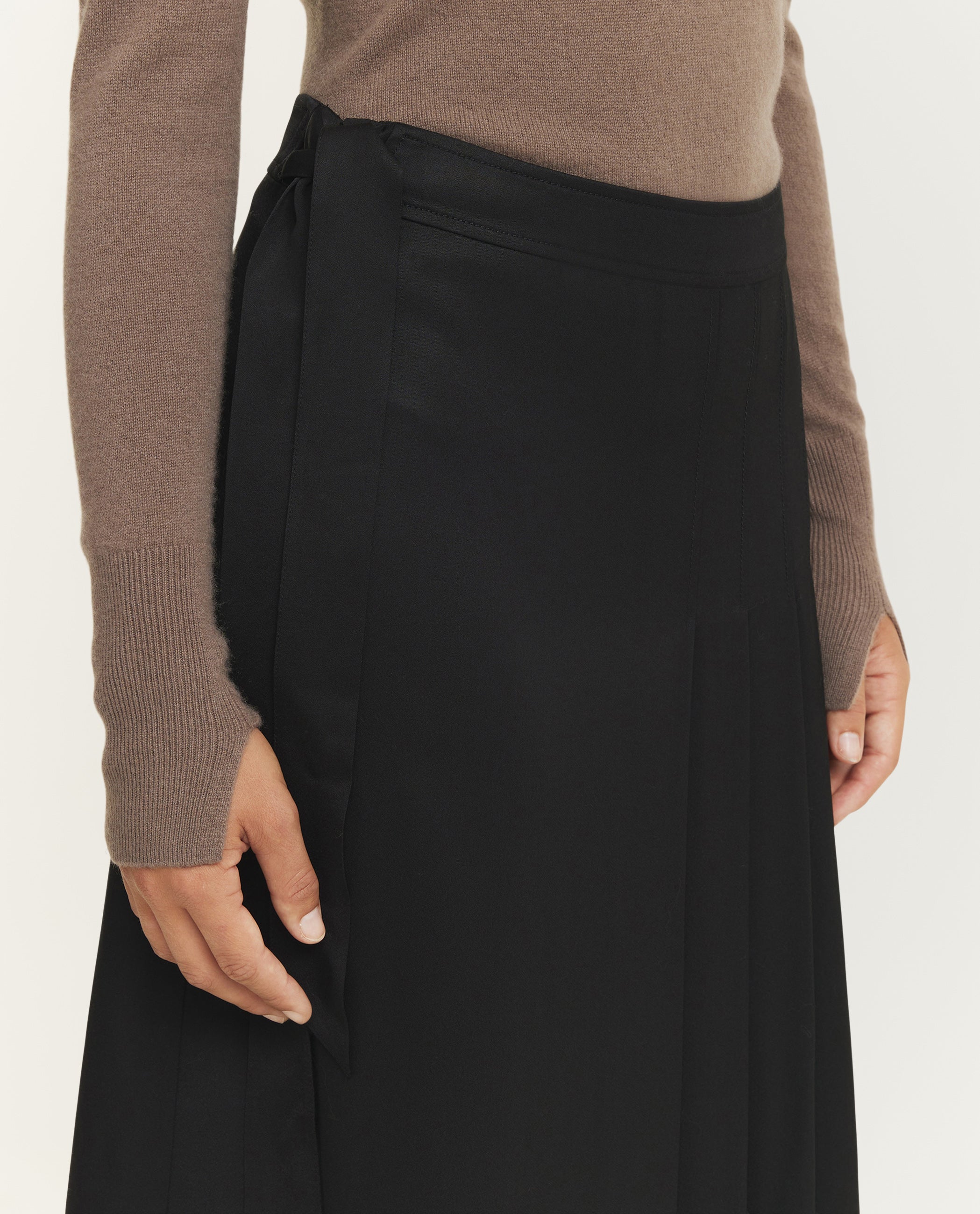 Jeanne Light Crepe Skirt