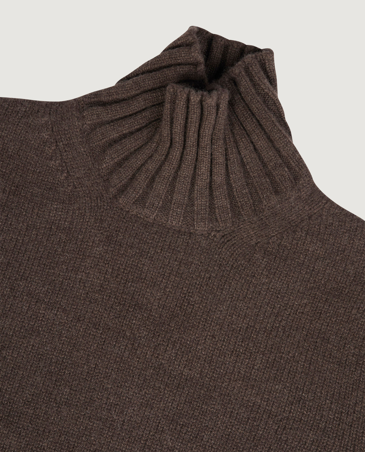 Coarse Cashmere Turtleneck