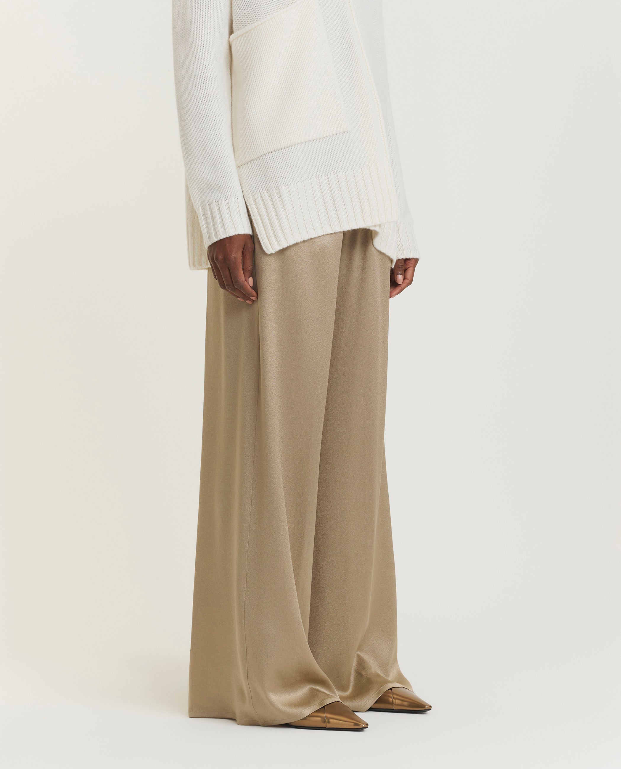 Wide leg trousers