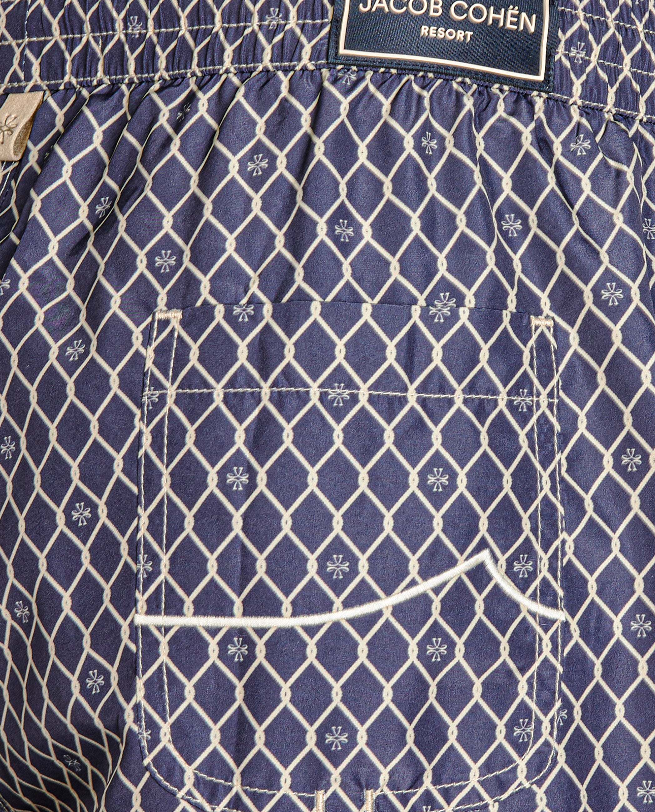 1/8/0/2/18020e94515f0460402fbe3a237f27d71d050d77_6676430002PL388_l2.jpg