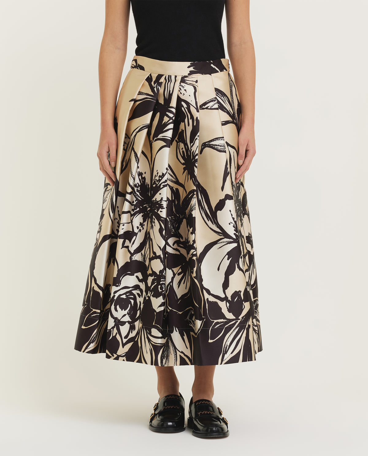 Voluminous A-line skirt