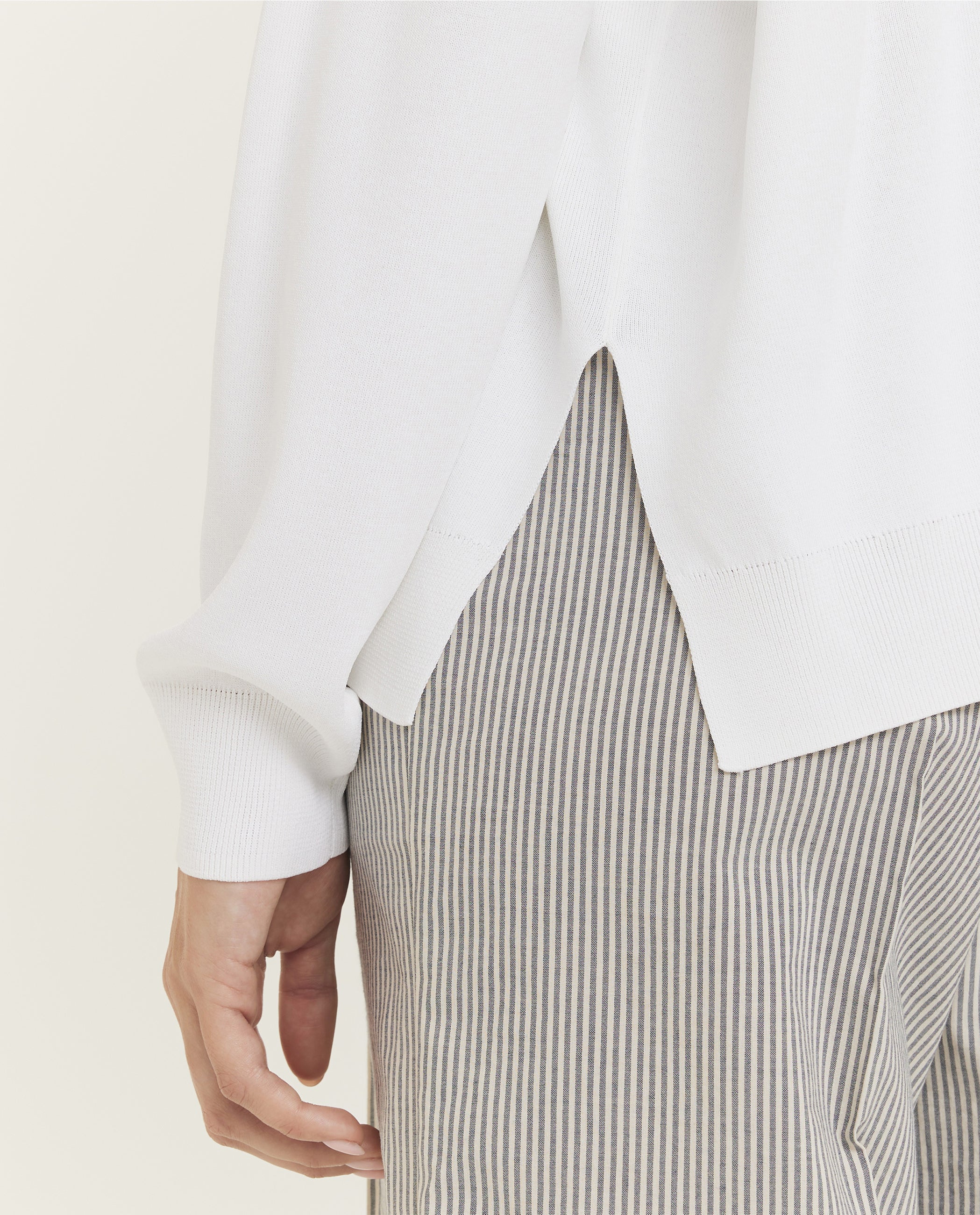 Lightweight knitted sweater