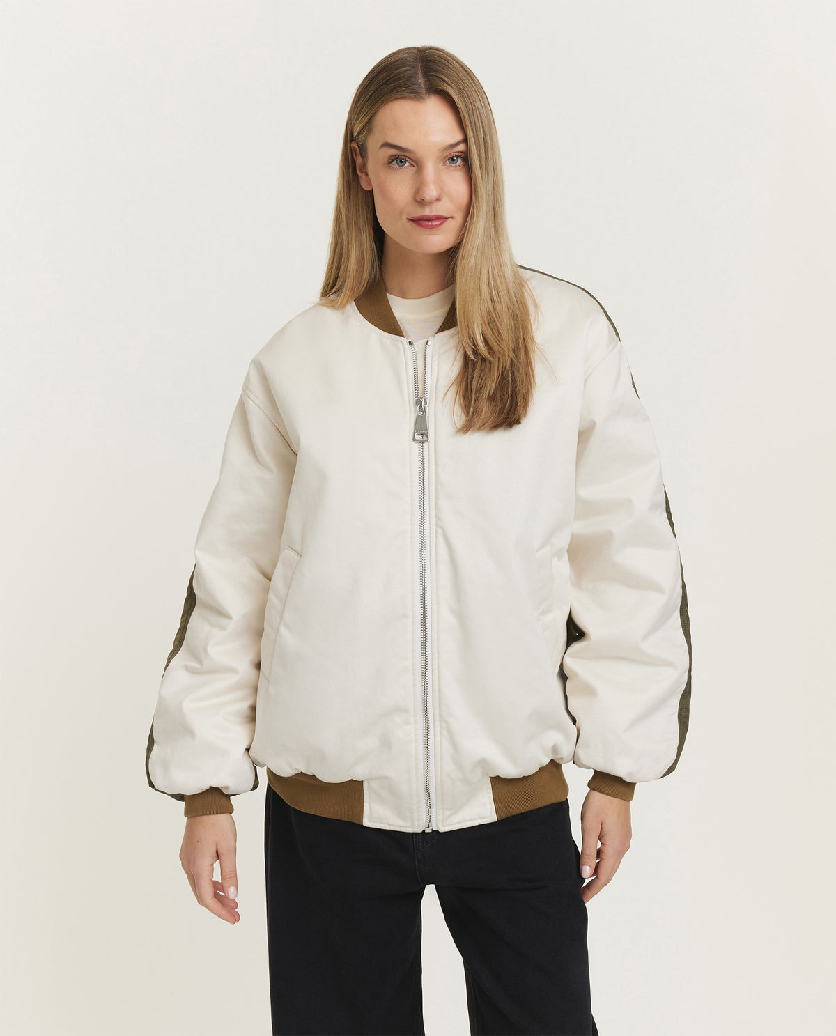 Oversized bomber jack