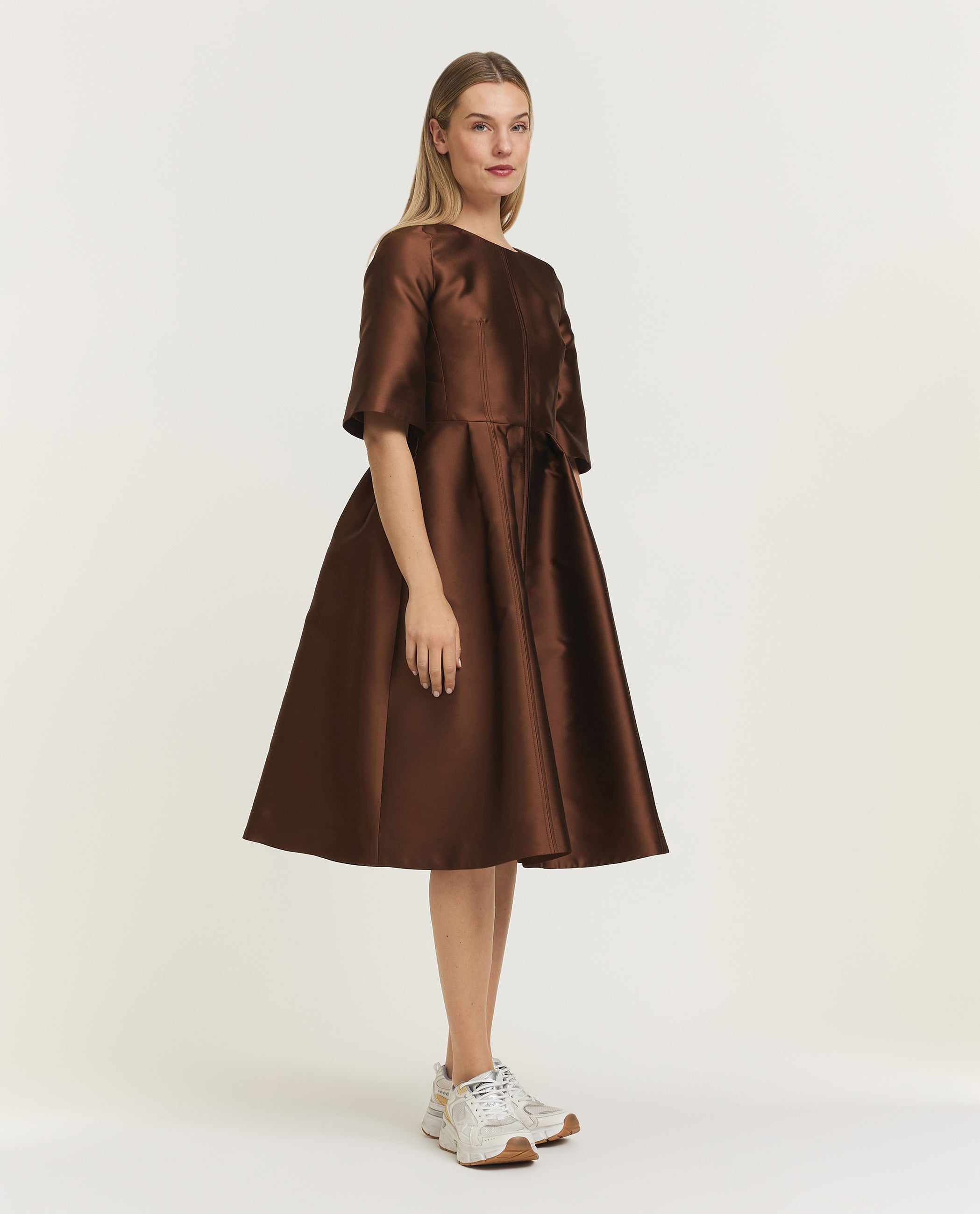 Korte Mouwen Midi Jurk - Bruin