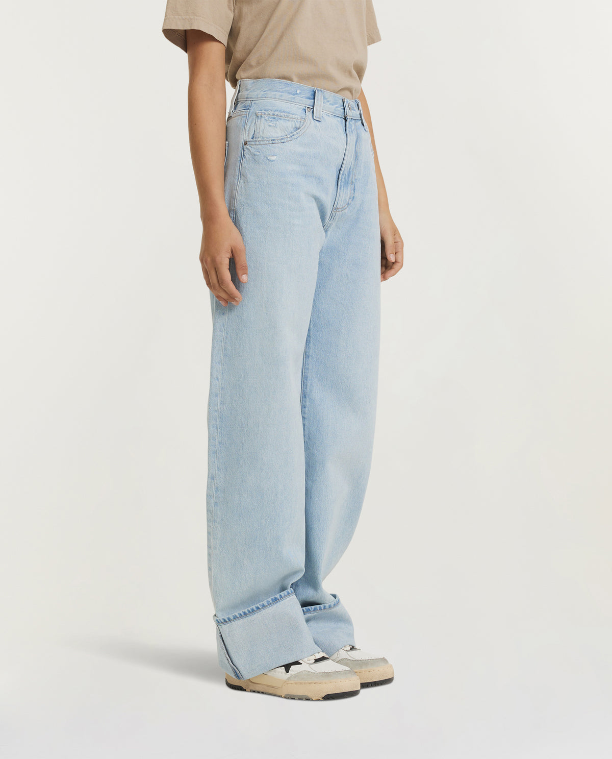 Arellia Distressed Jeans