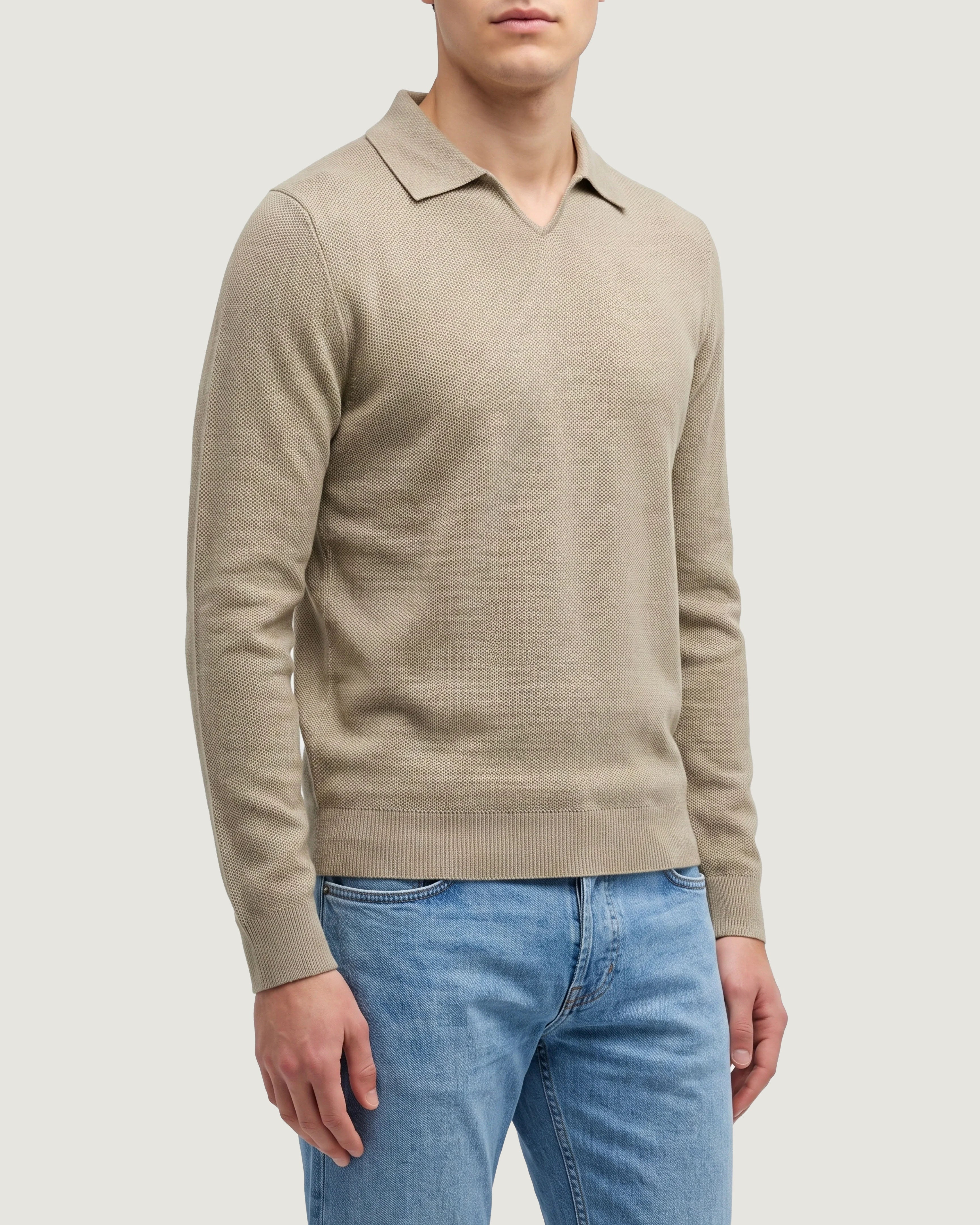 6/3/8/b/638b9401447624a5f42ea7eb69aca1e9c801836b_knit.jpg