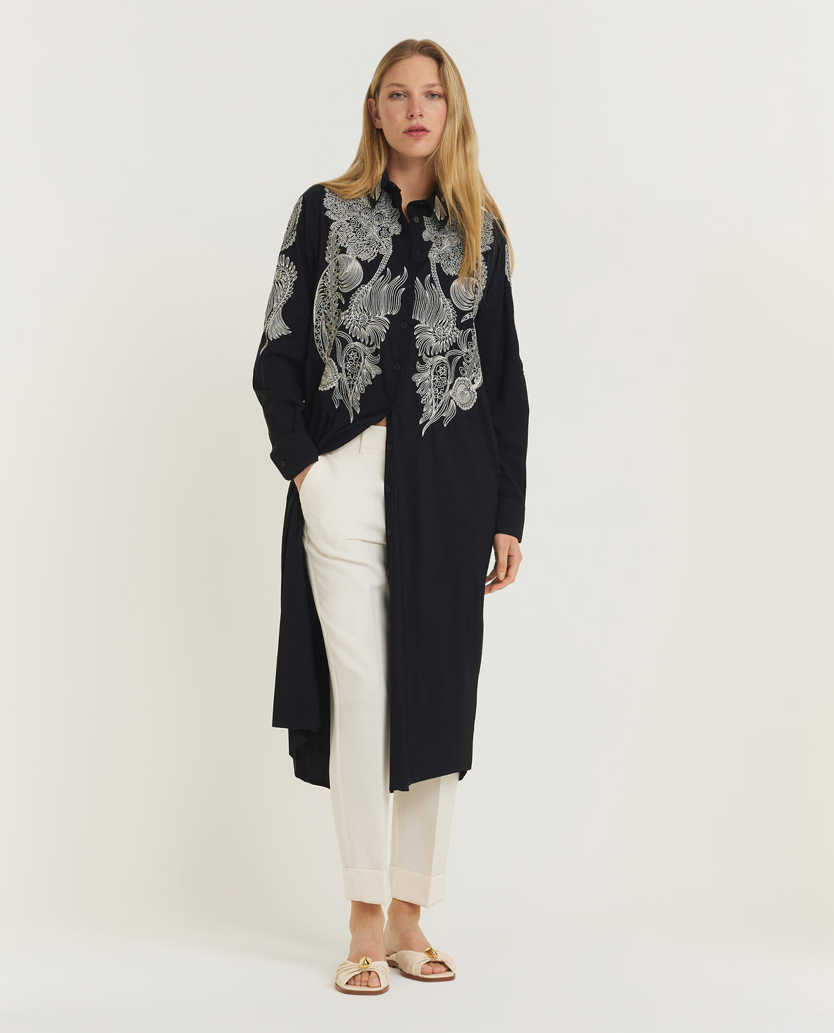 Geborduurde jurk - Zwart