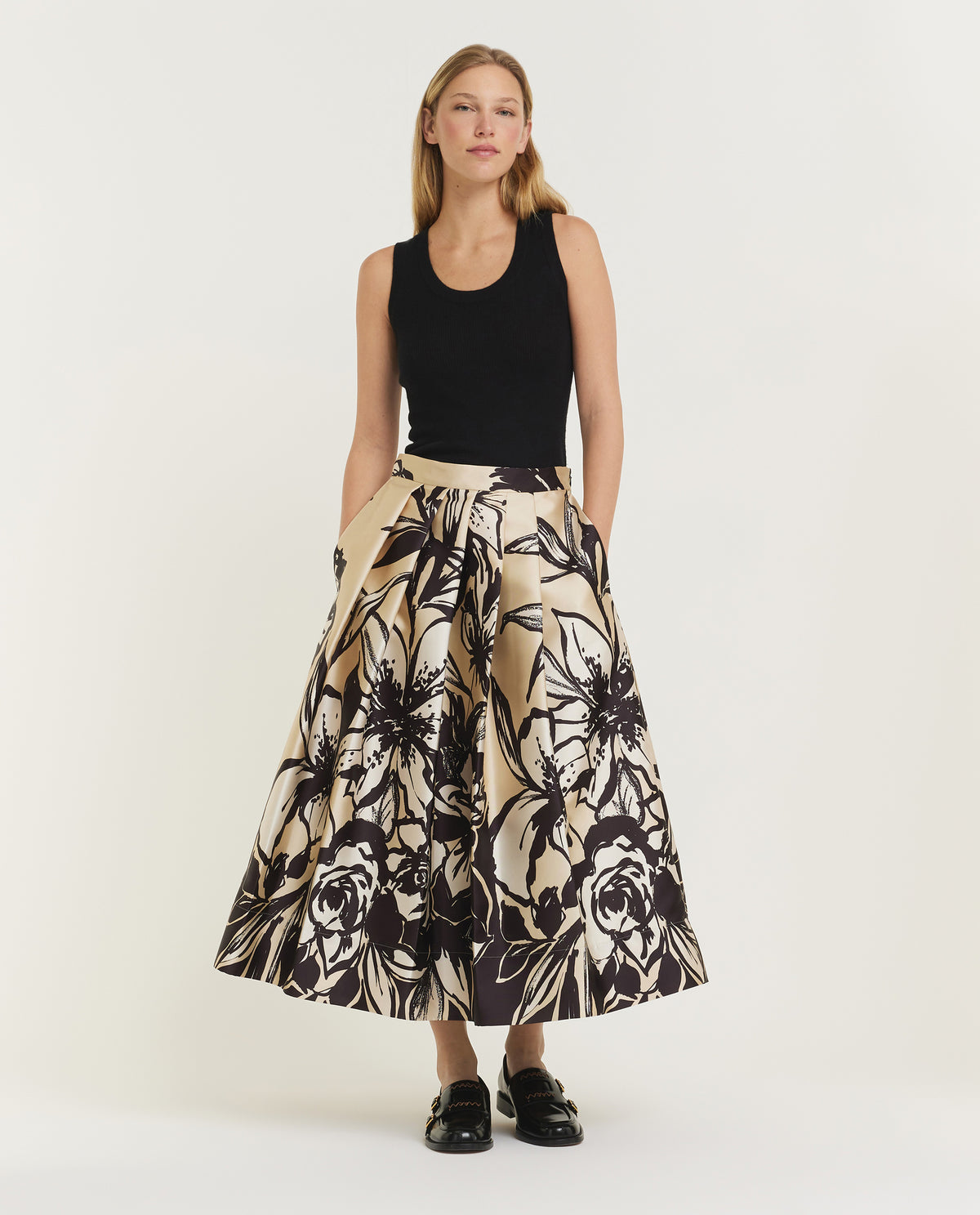 Voluminous A-line skirt
