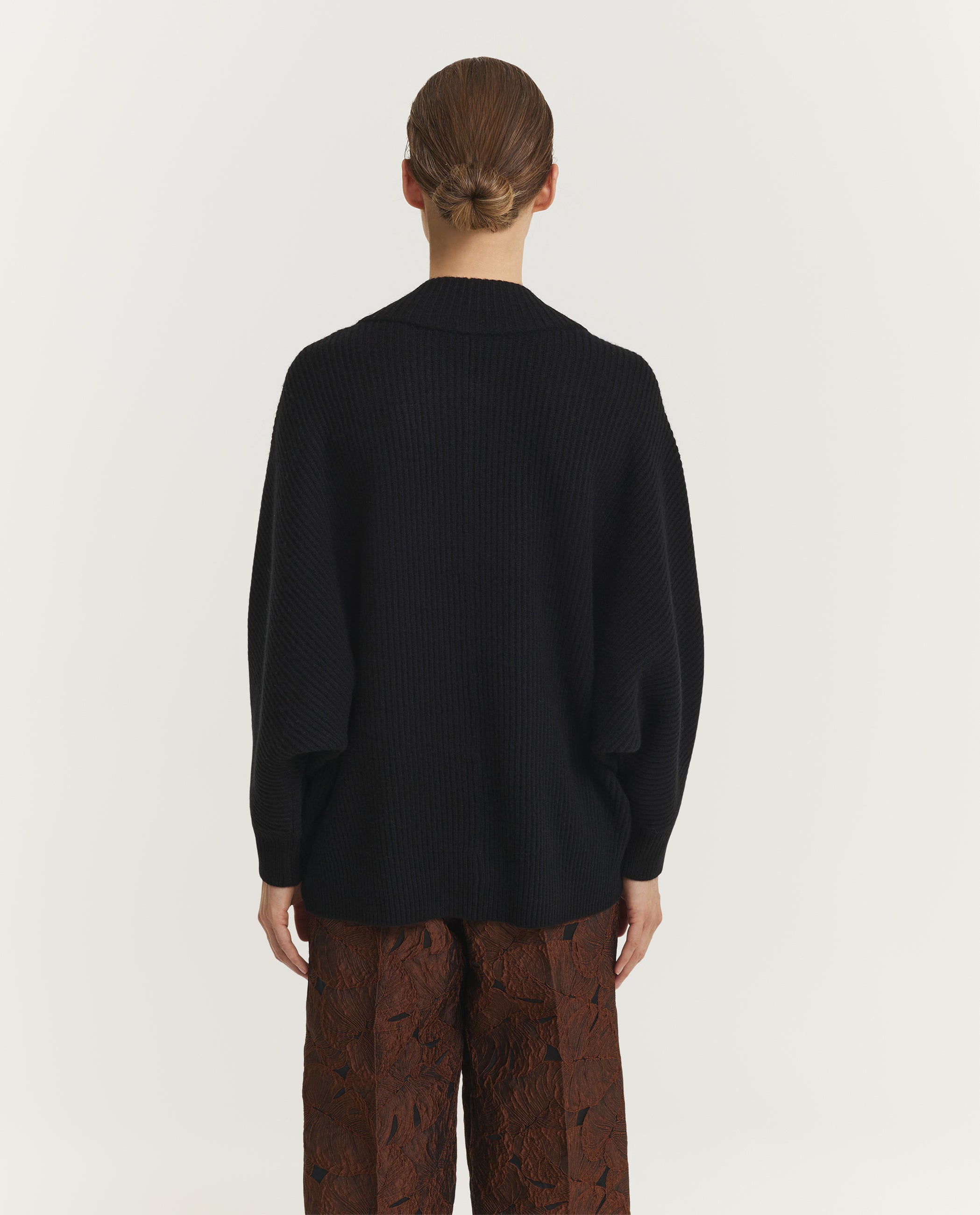 Coarse V-Neck Sweater