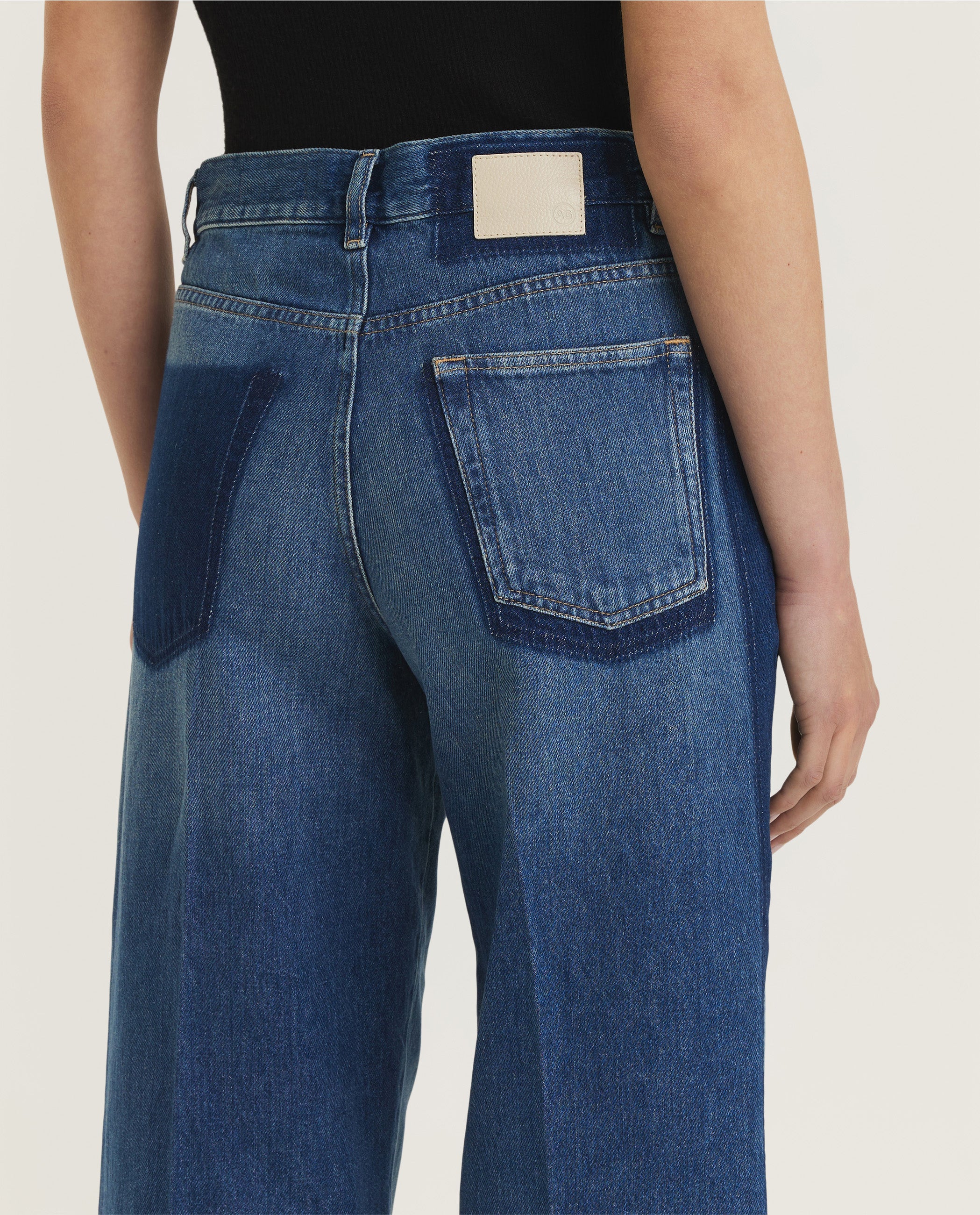 Wide Legged Jeans