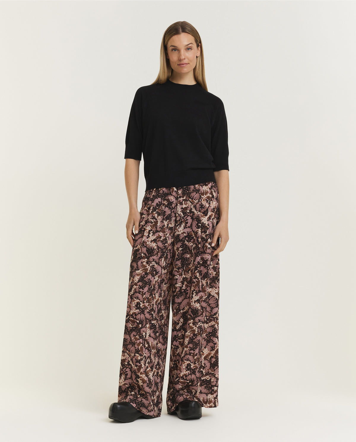 Wide leg pants