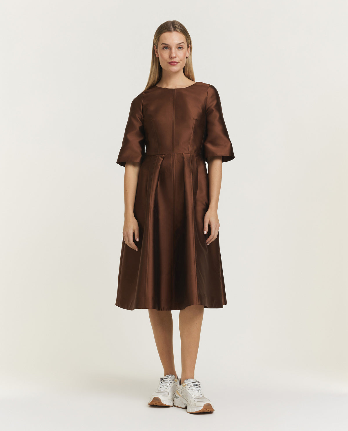 Korte Mouwen Midi Jurk - Bruin