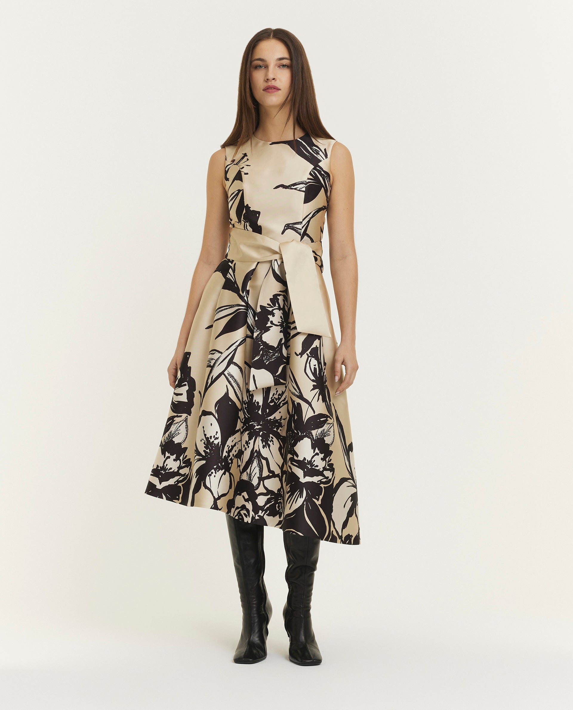 Midi dress with belt