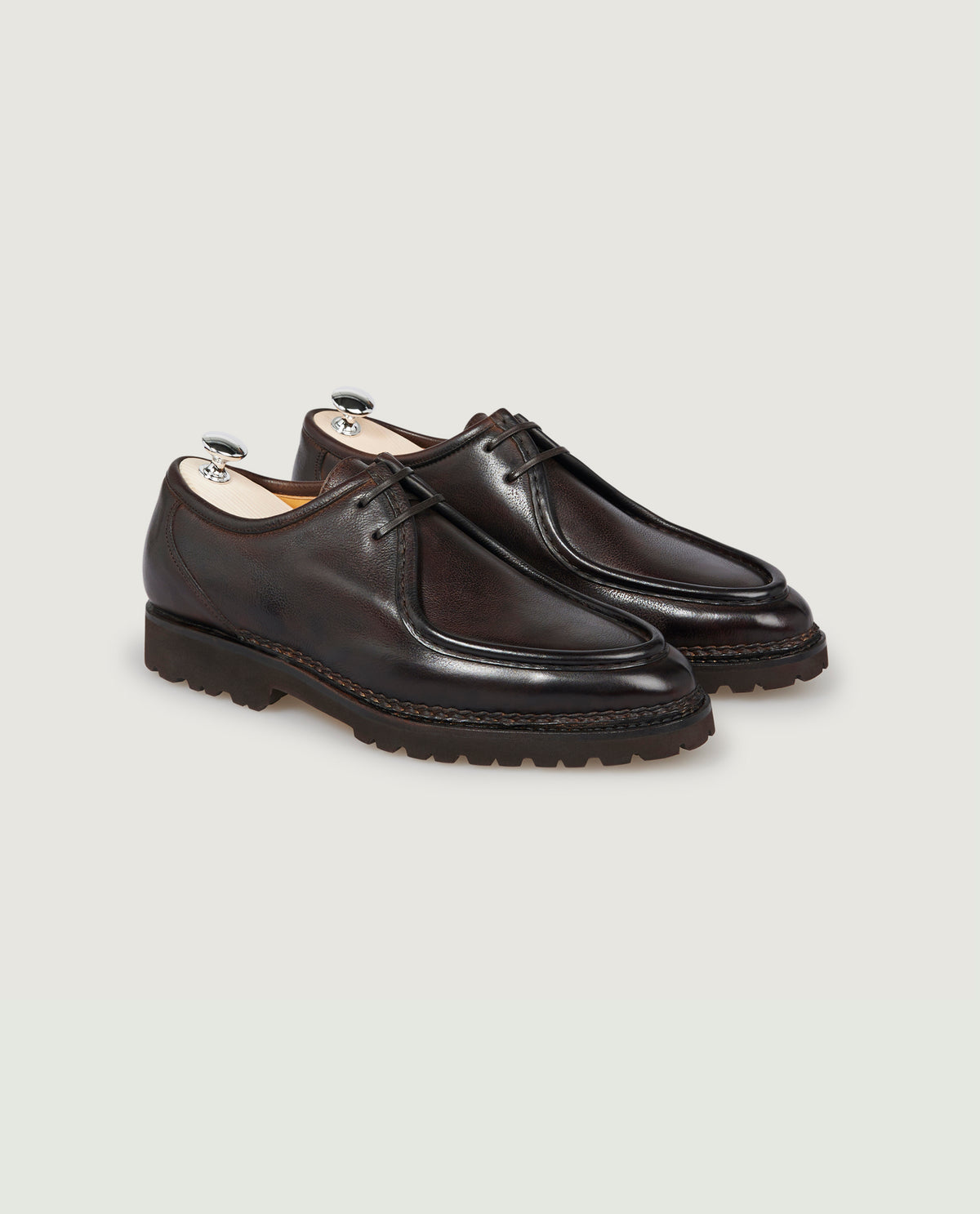 Lederen Parabontoni Derby's