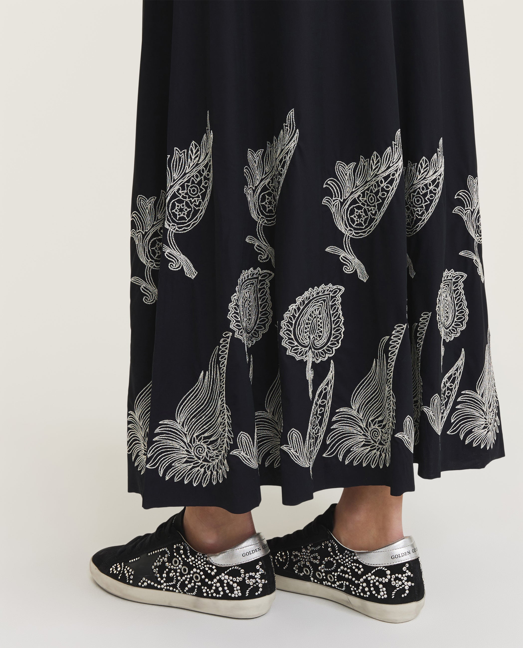 Embroidered skirt