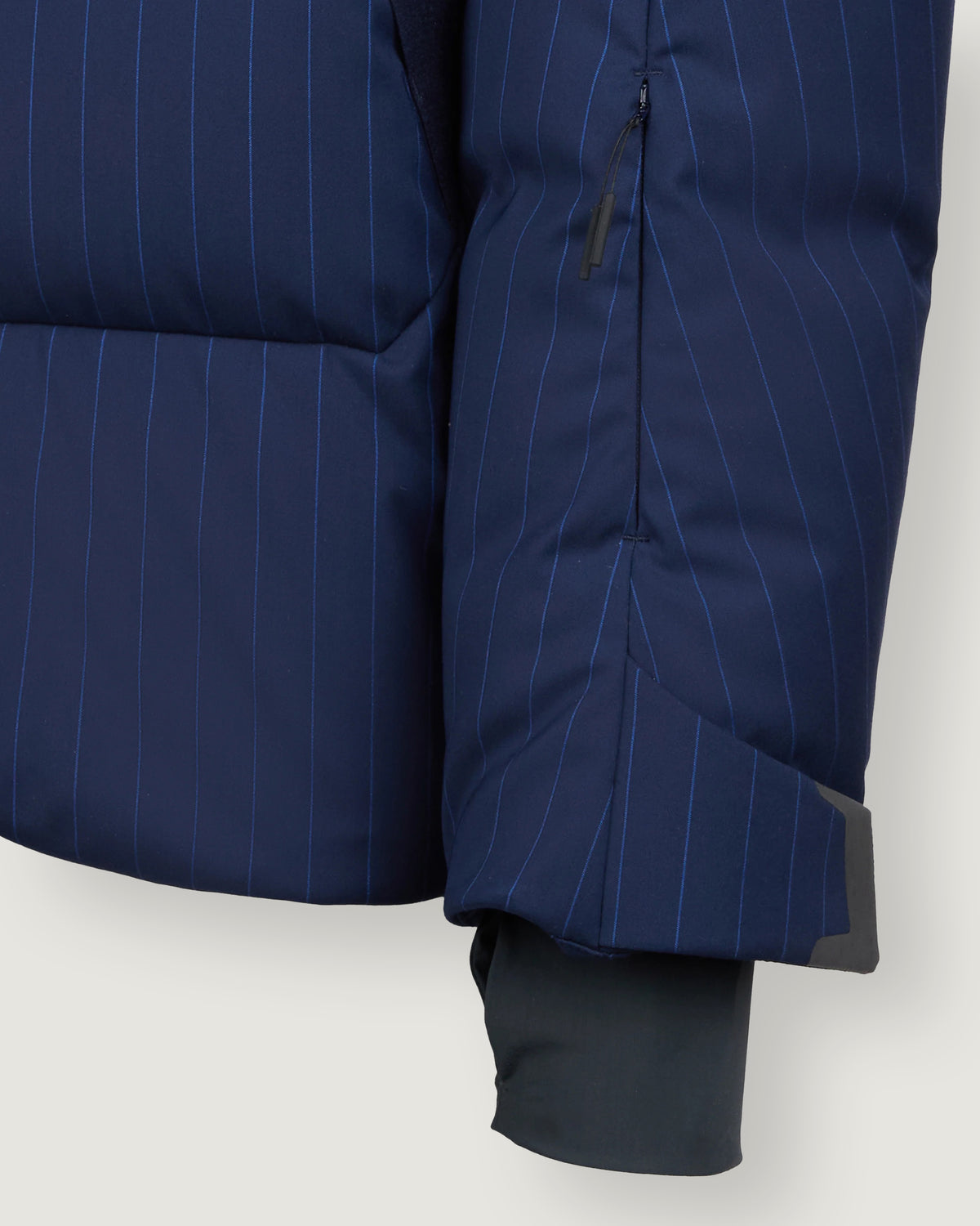 e/9/b/4/e9b4b1949a333b296c63b1bc3bd628fb4ce88f6e_Parka_blauw_detail1.jpg