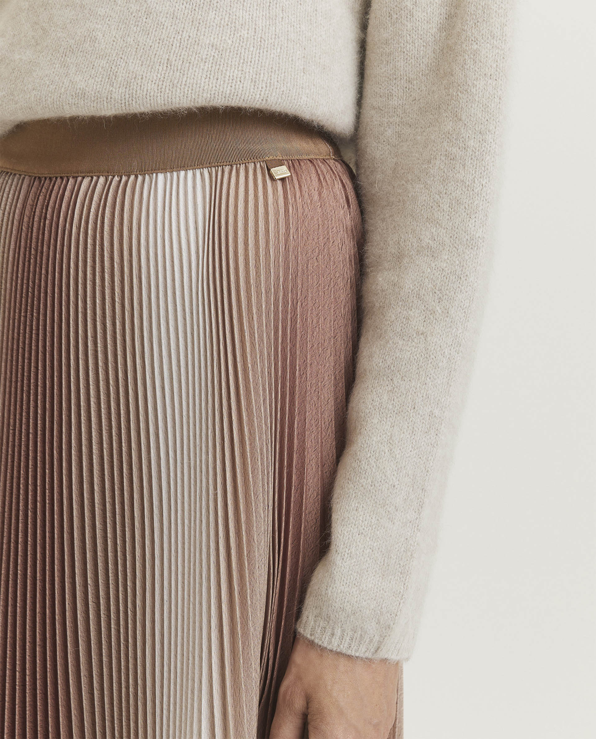 Pleated skirt