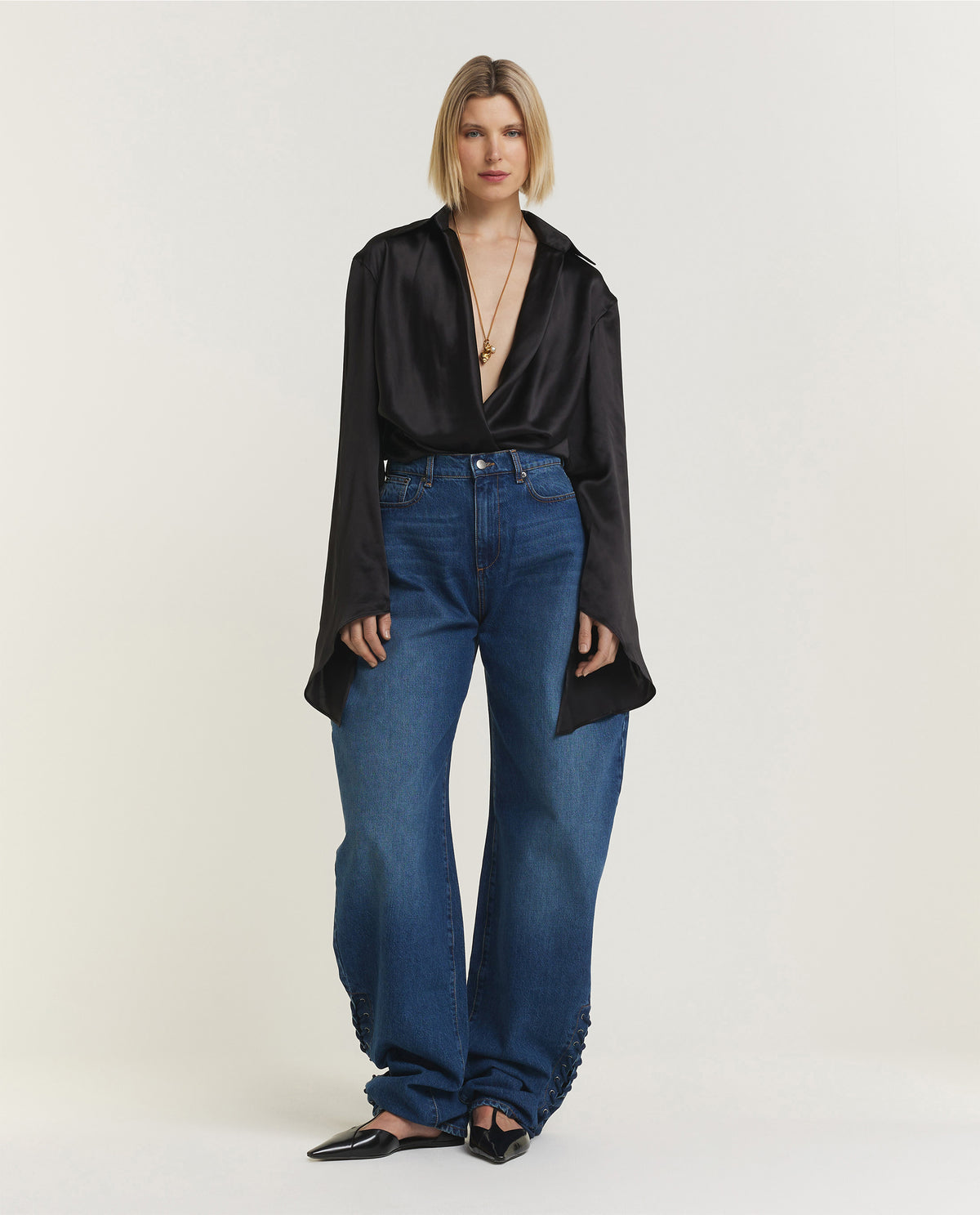 0/4/3/c/043c54c72746a8f7a3f741aa0f9eca7383d5e26c_430V21000234820_p3.jpg