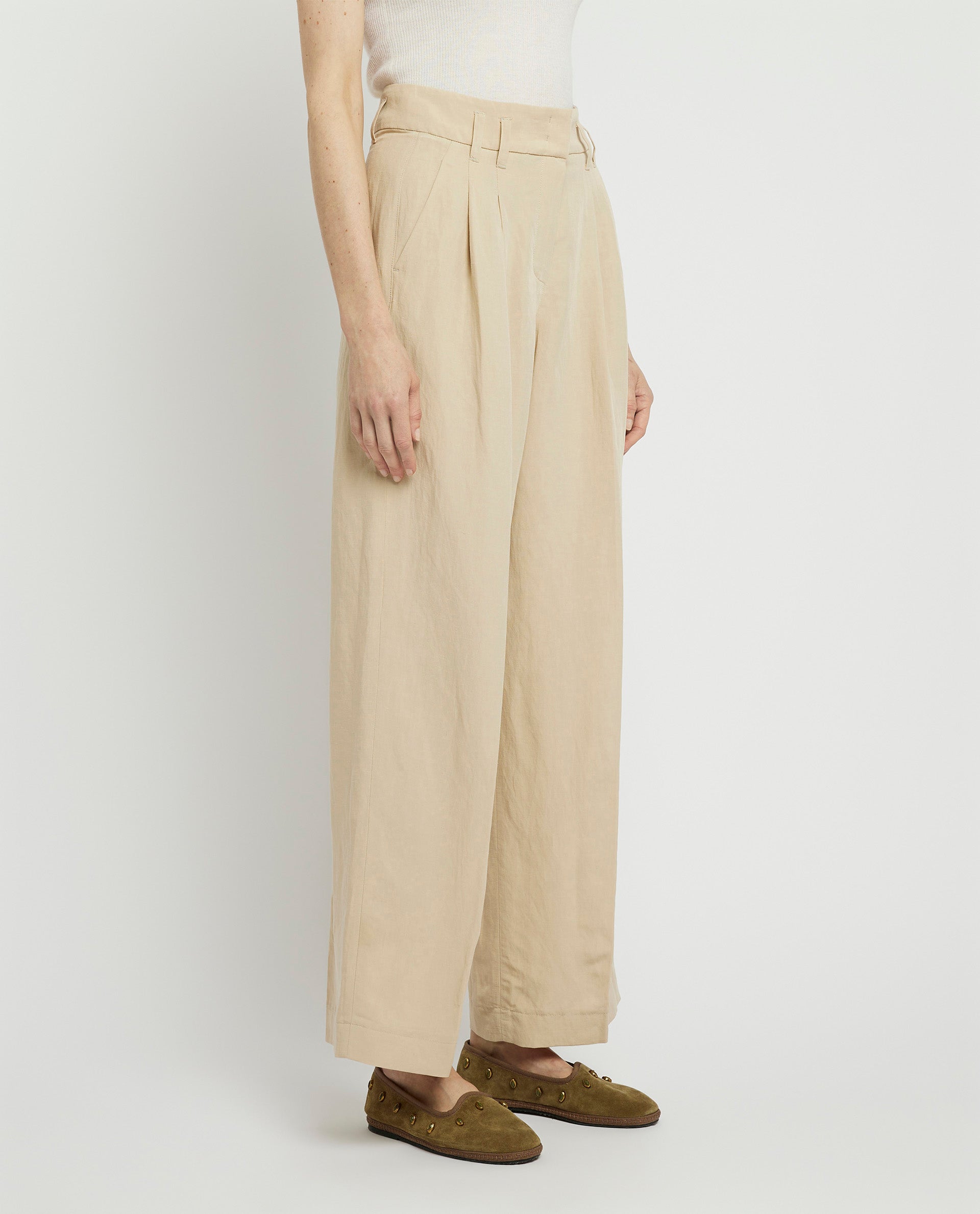 Wide leg trousers