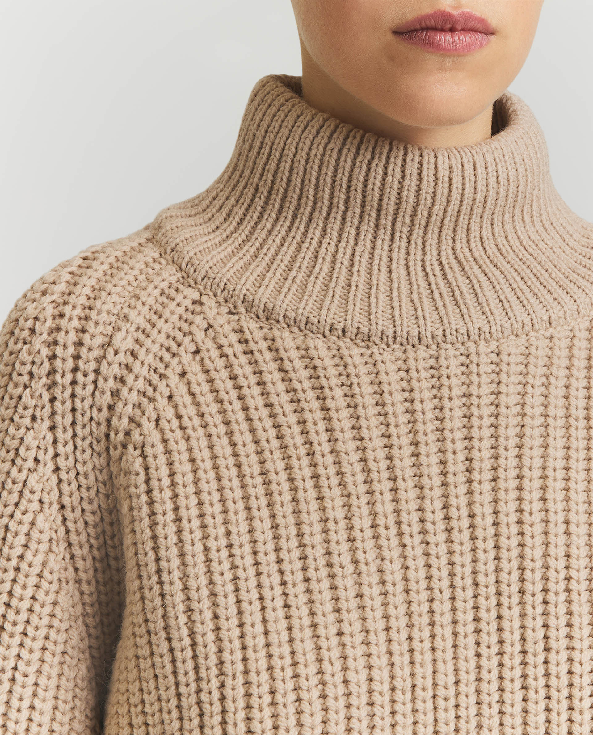 Loose fit turtleneck  