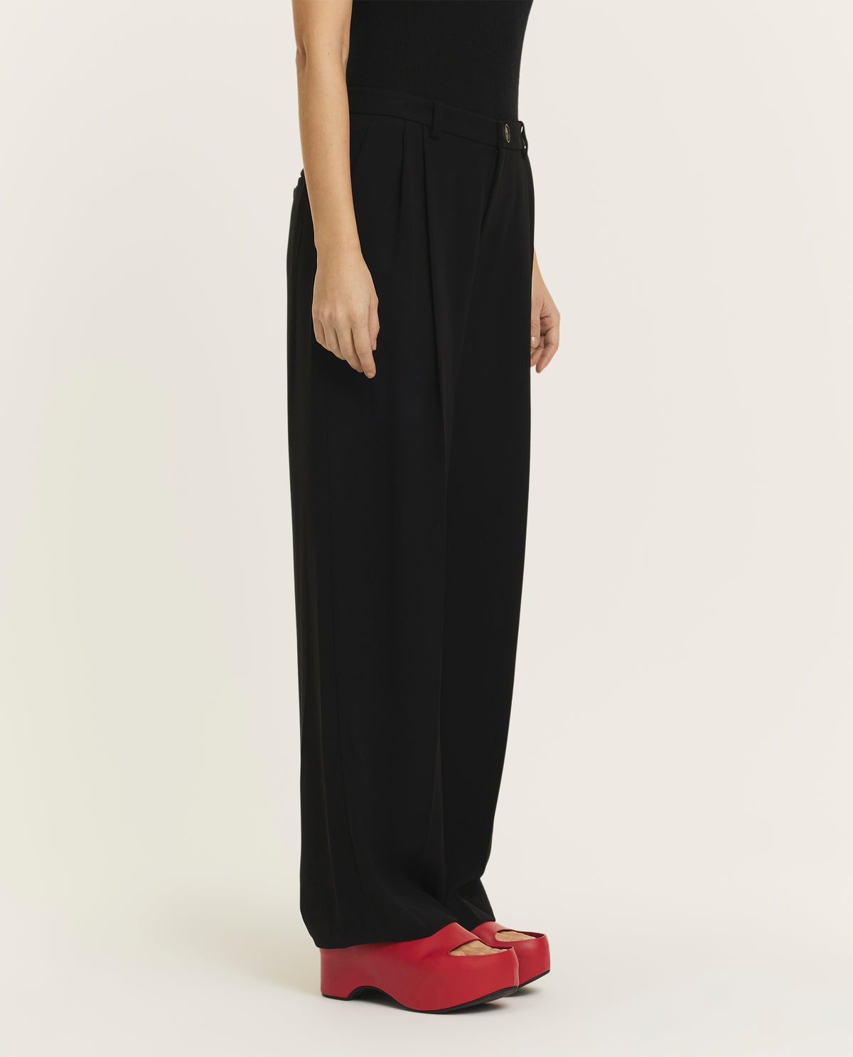 Wide leg trousers