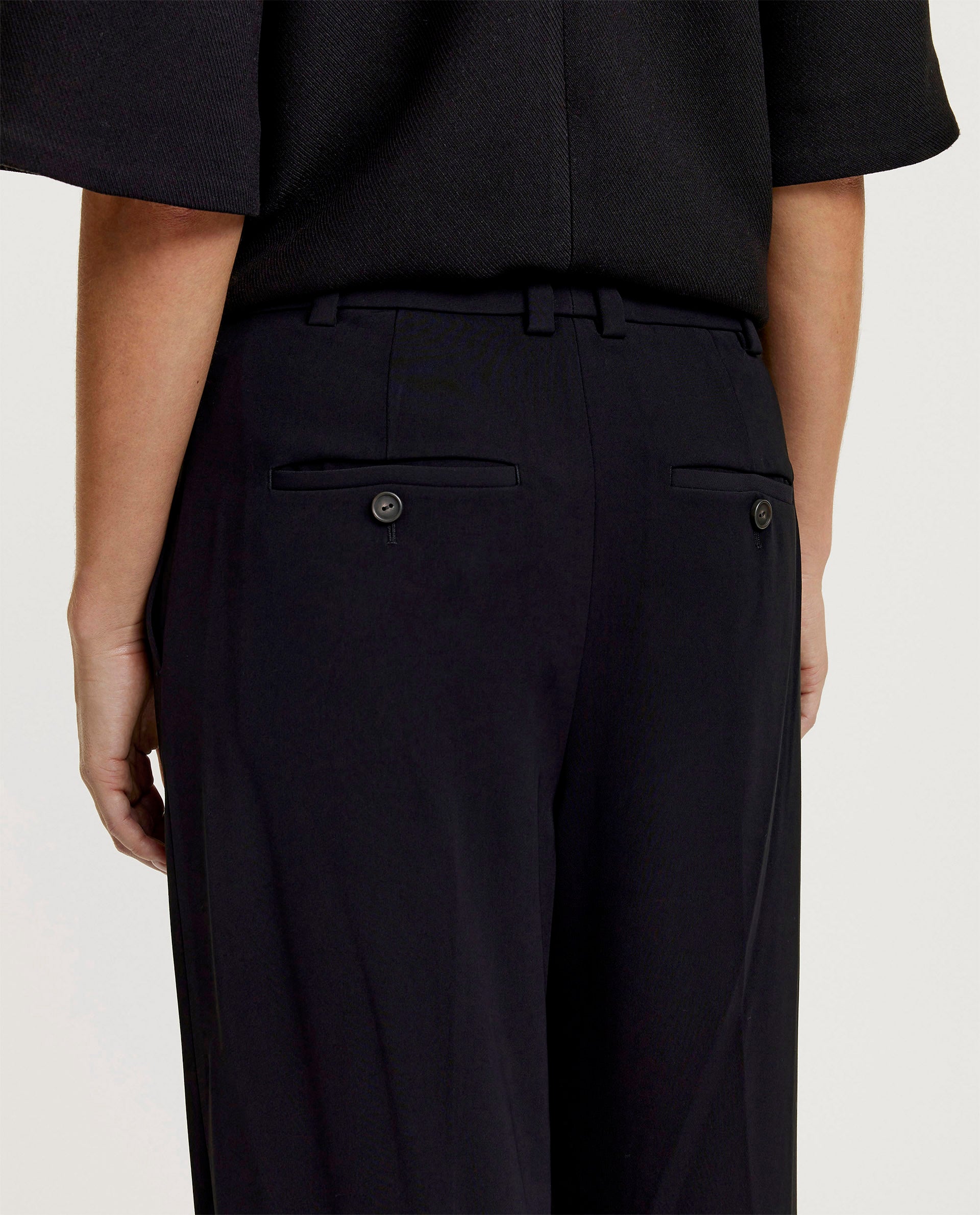 Wide leg trousers