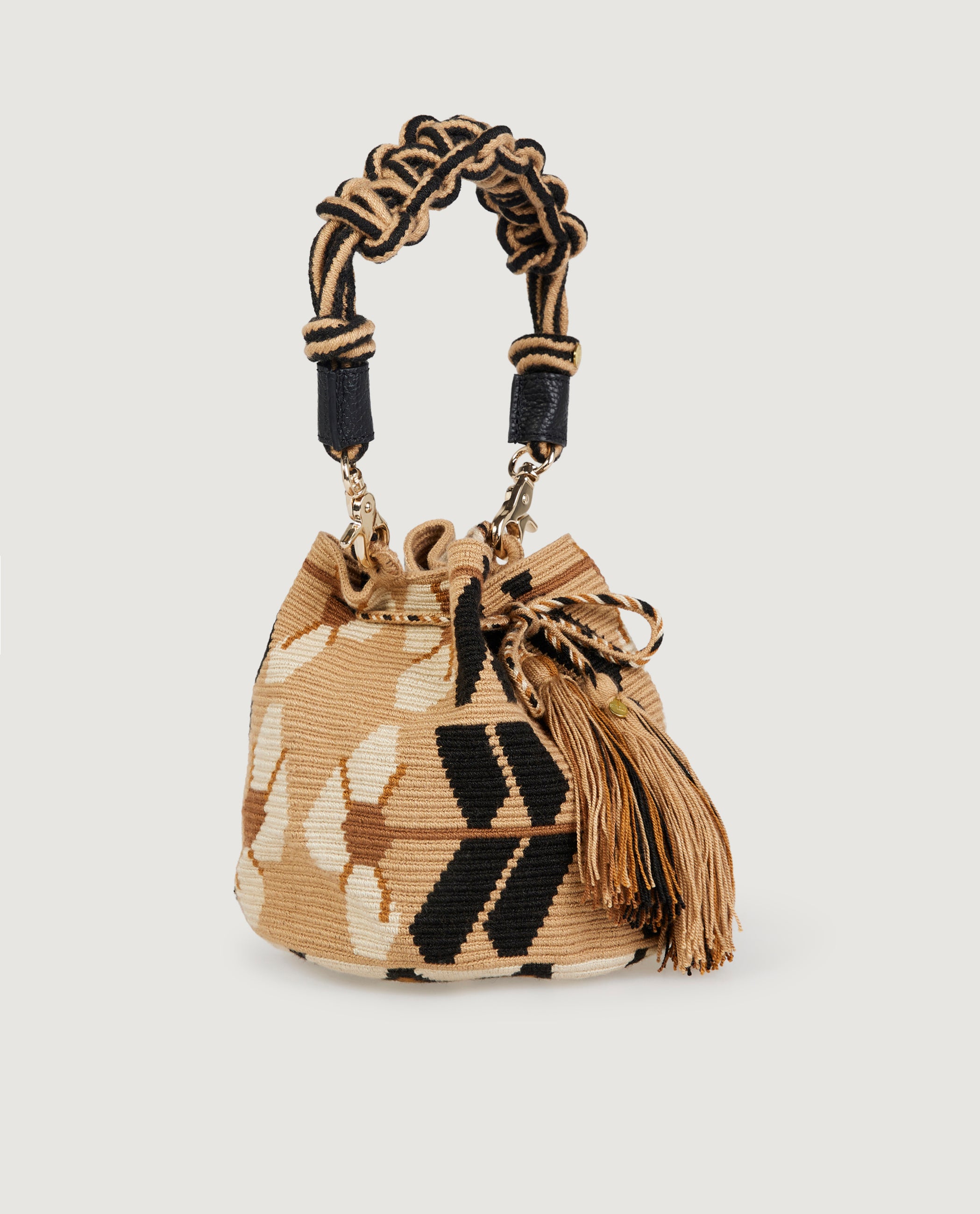 1/6/0/f/160f1f1c6694941927725904aa029581635ce779_494W060047CO529_3.jpg
