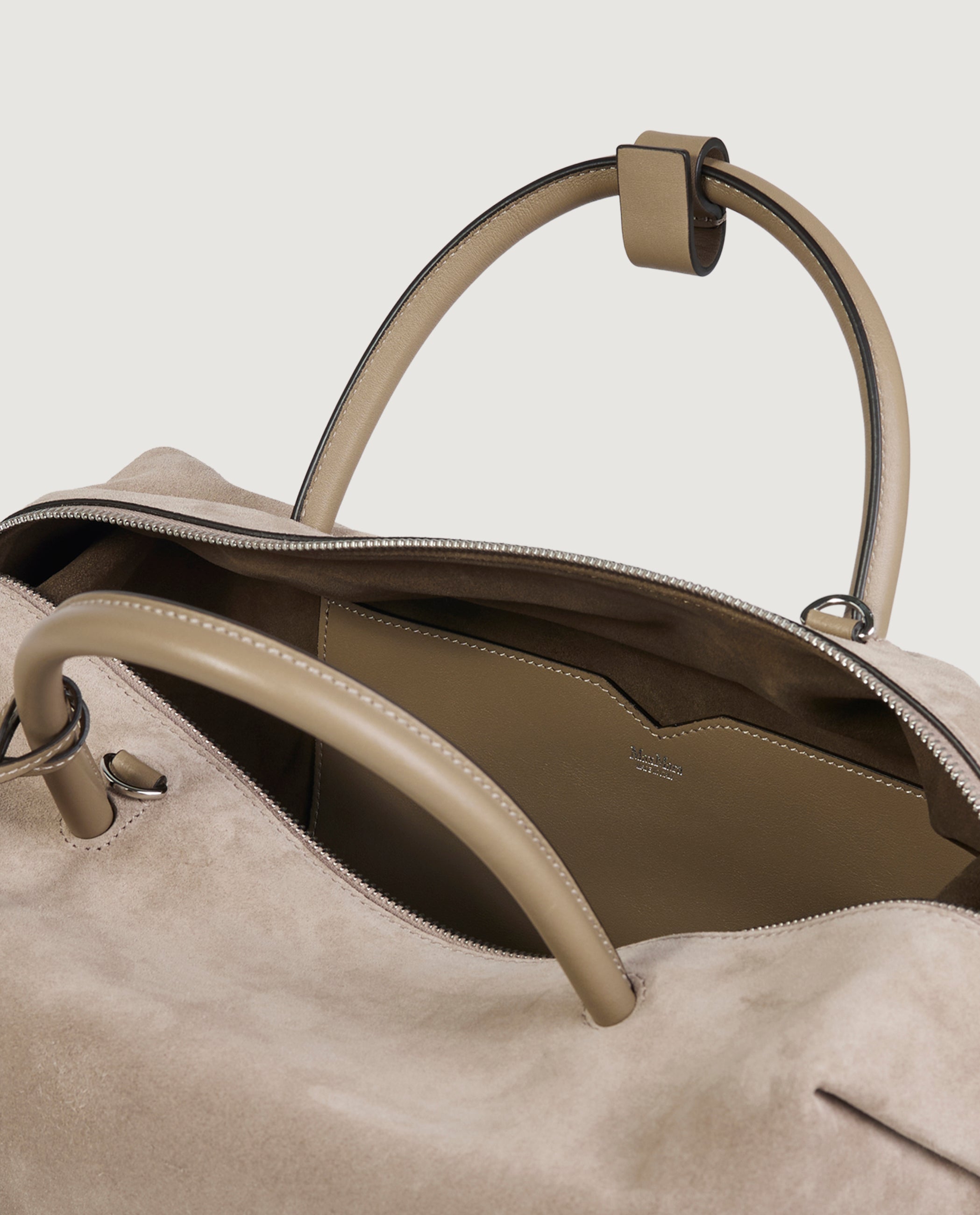 1/8/7/f/187f6adc318880bf433128eeab5399553d28f51b_494V10000992640_5.jpg