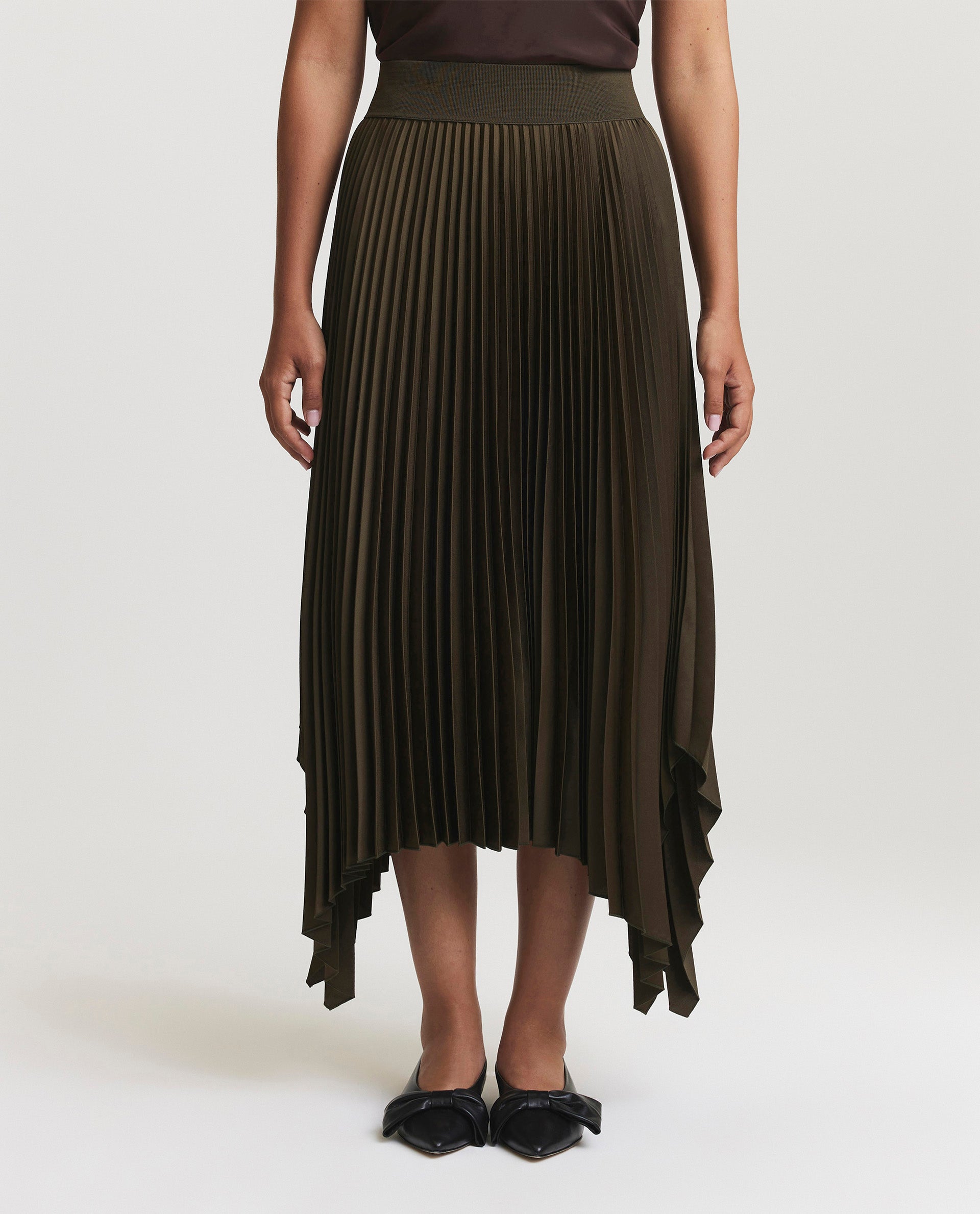 Asymmetrical plissé skirt