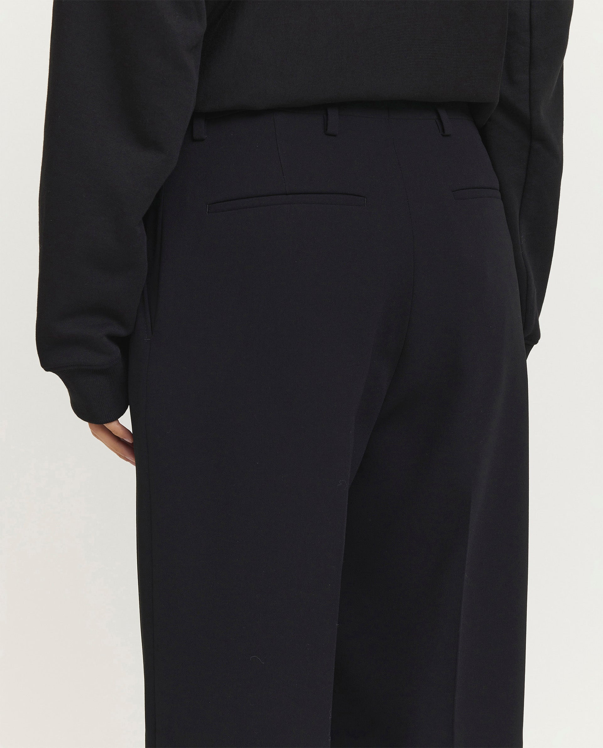 Wide leg trousers

