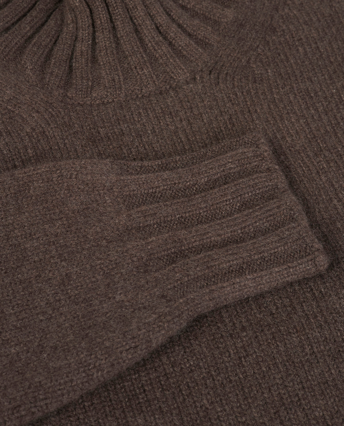 Coarse Cashmere Turtleneck