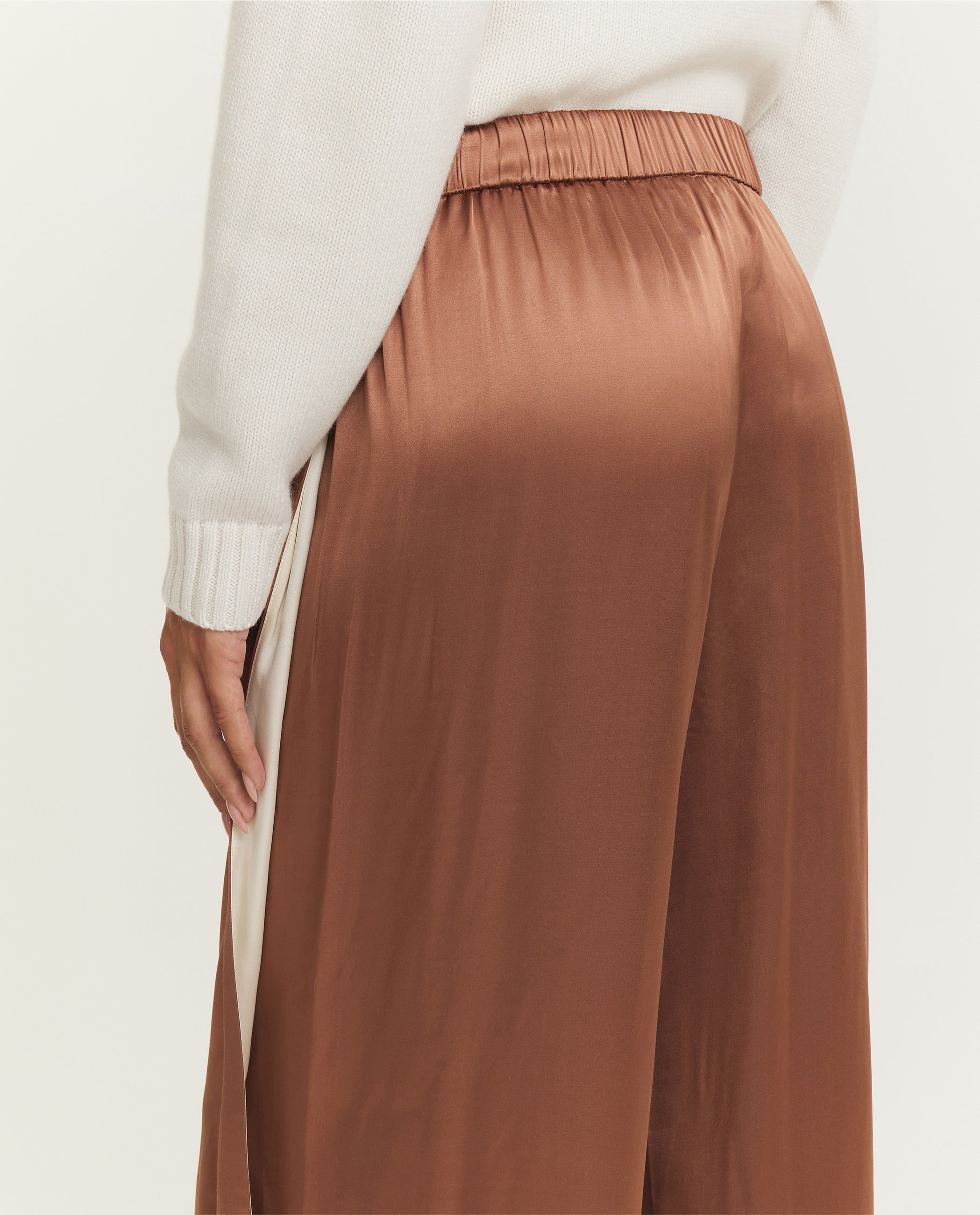 Eve PJ Broek - Lichtbruin