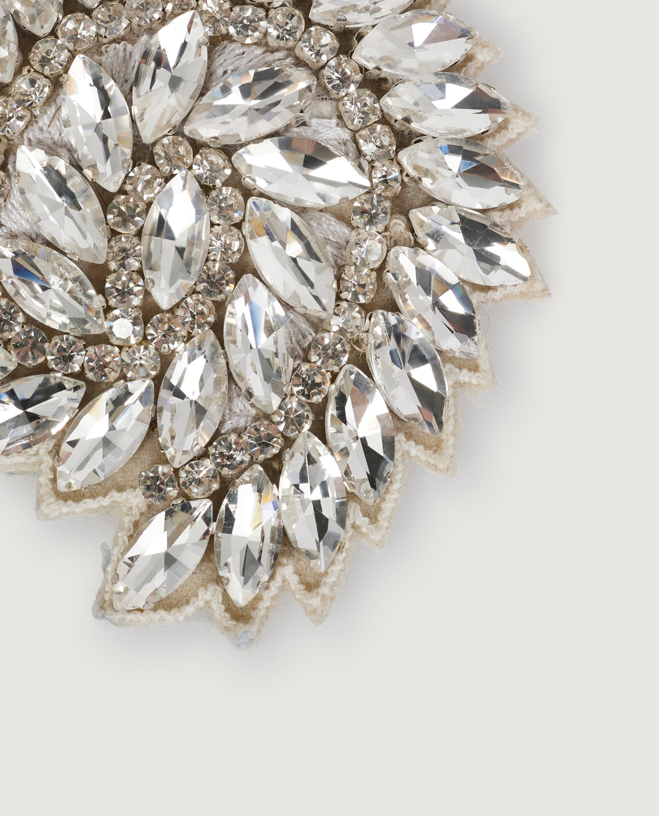 Spiraalvormige Strass Broche - Silver