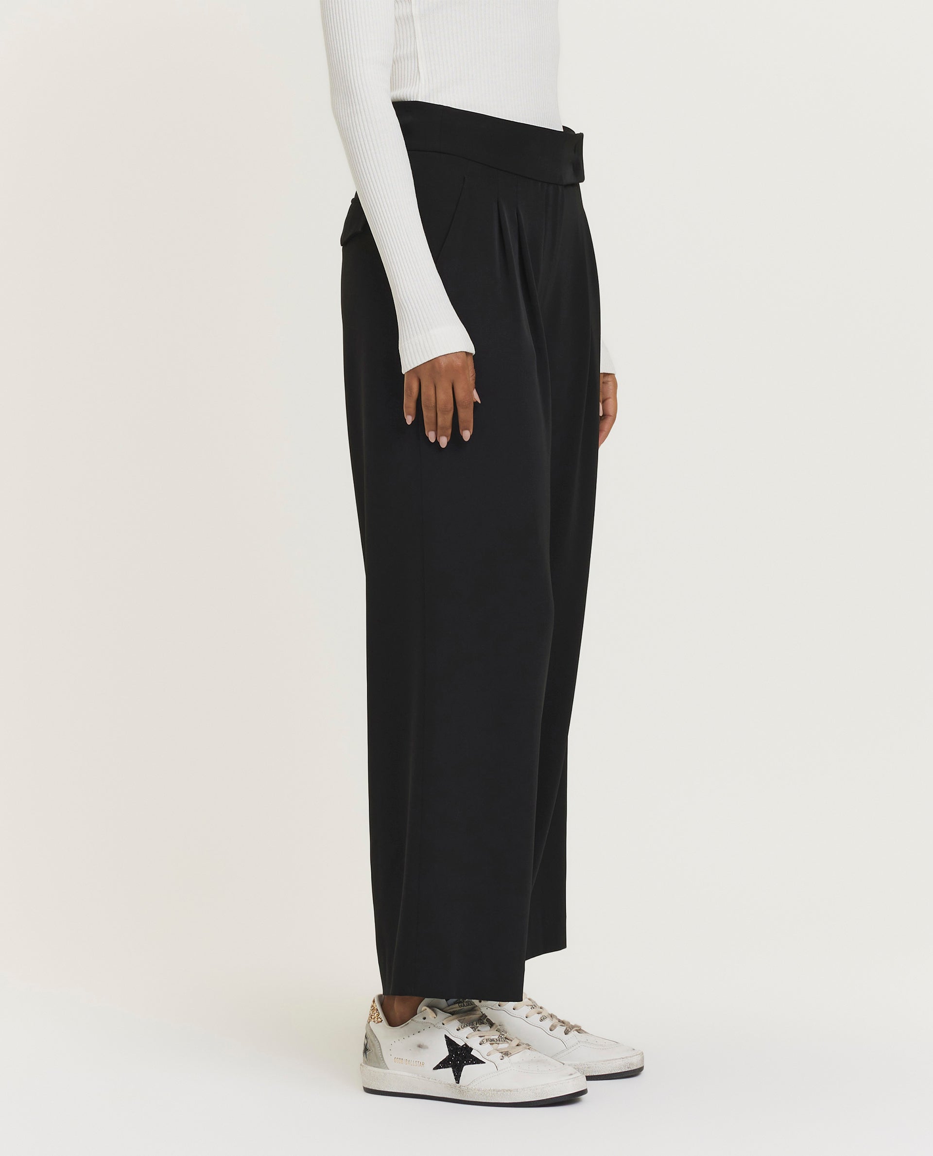 Wide leg pants