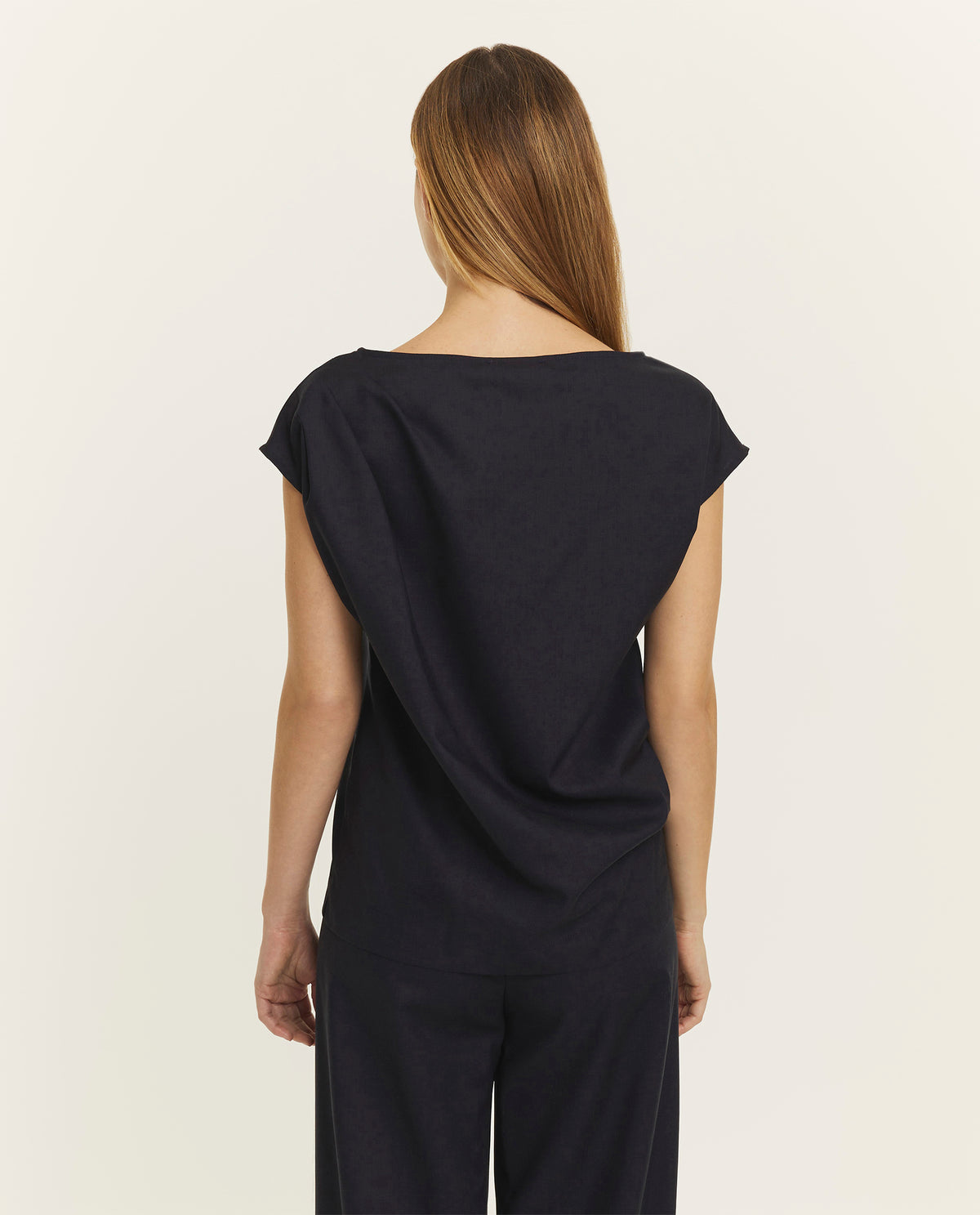 Sleeveless wool top