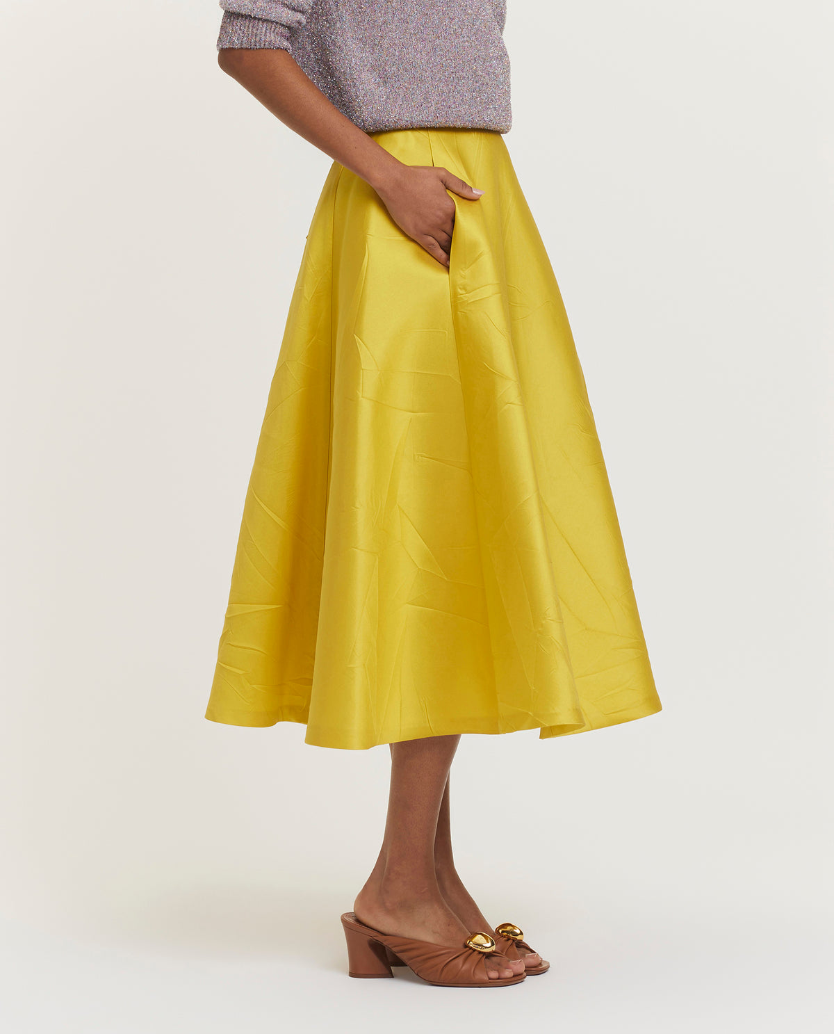 Voluminous midi skirt