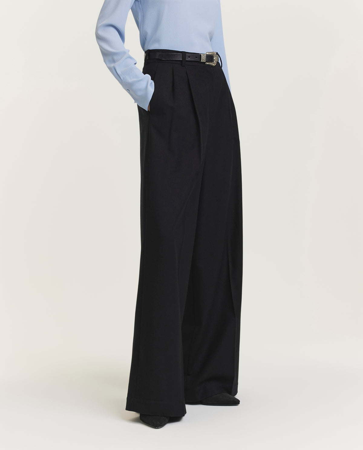 Wide leg pants