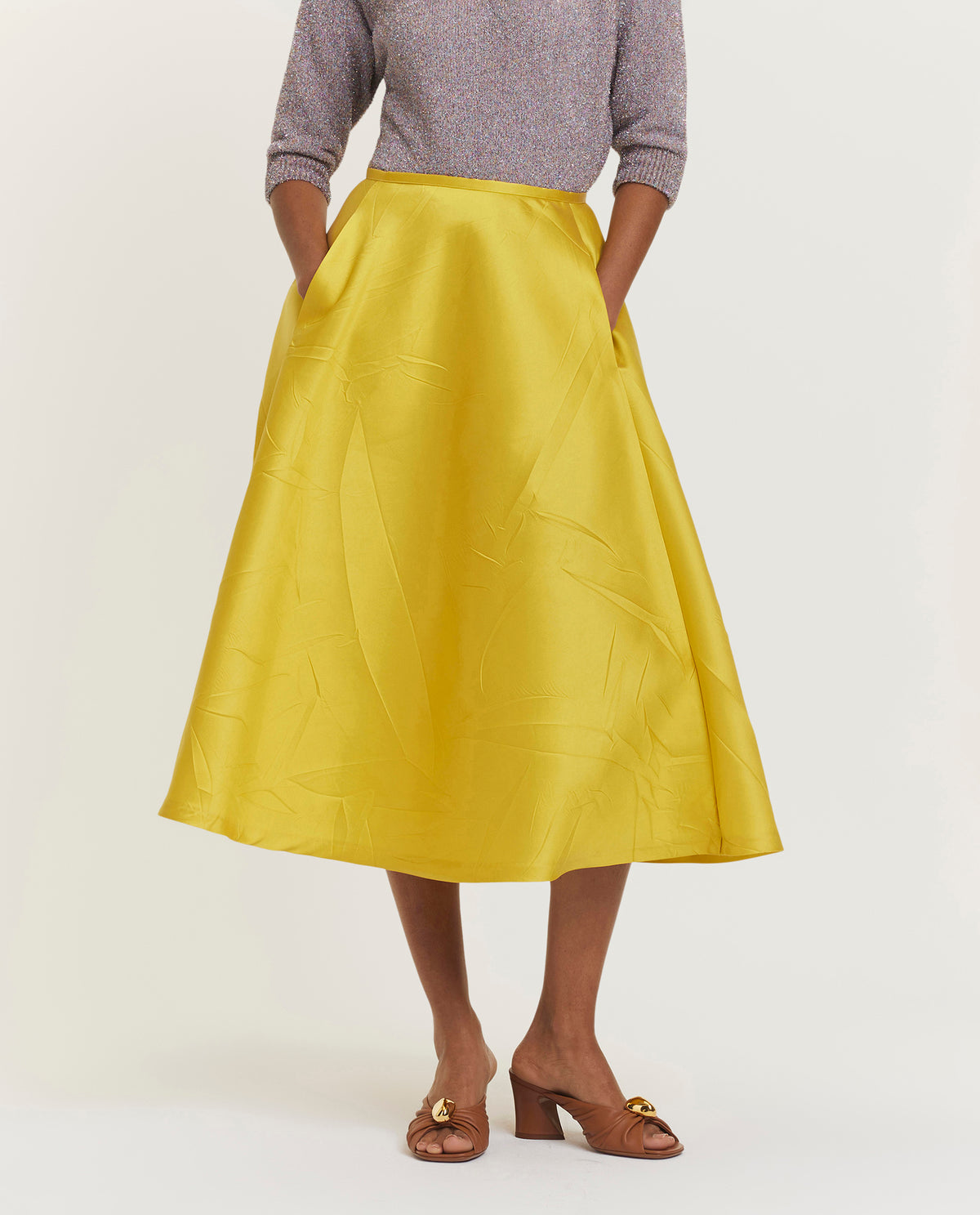 Voluminous midi skirt