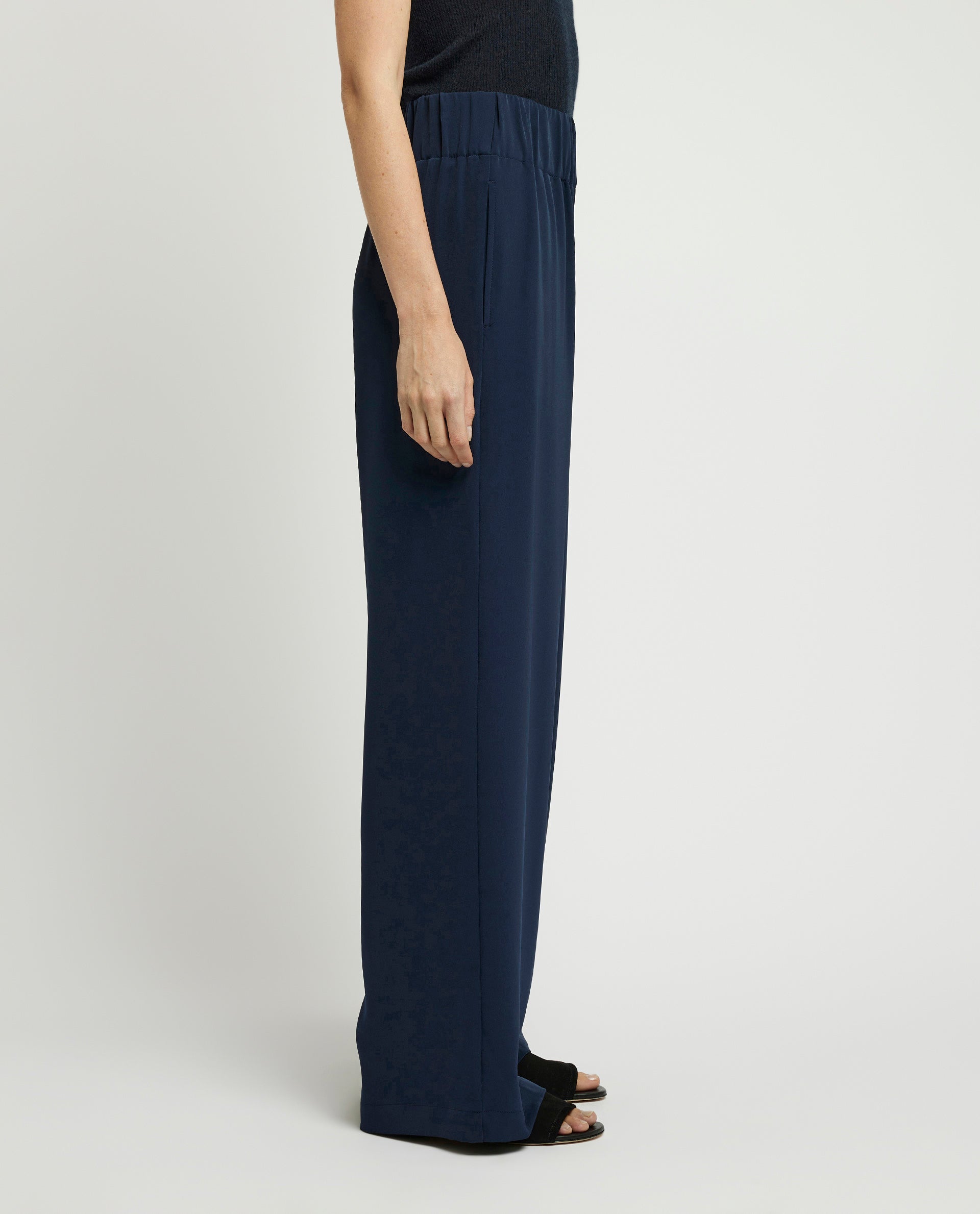 Wide leg trousers