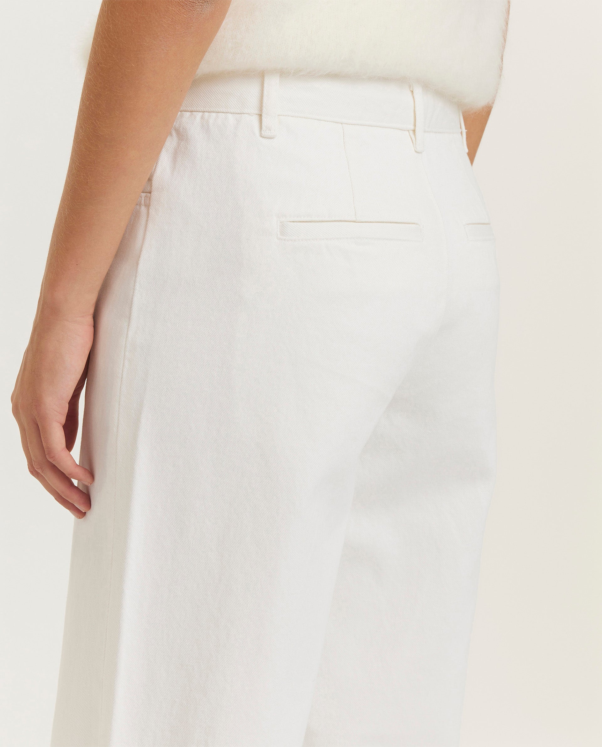 Wide leg trousers
