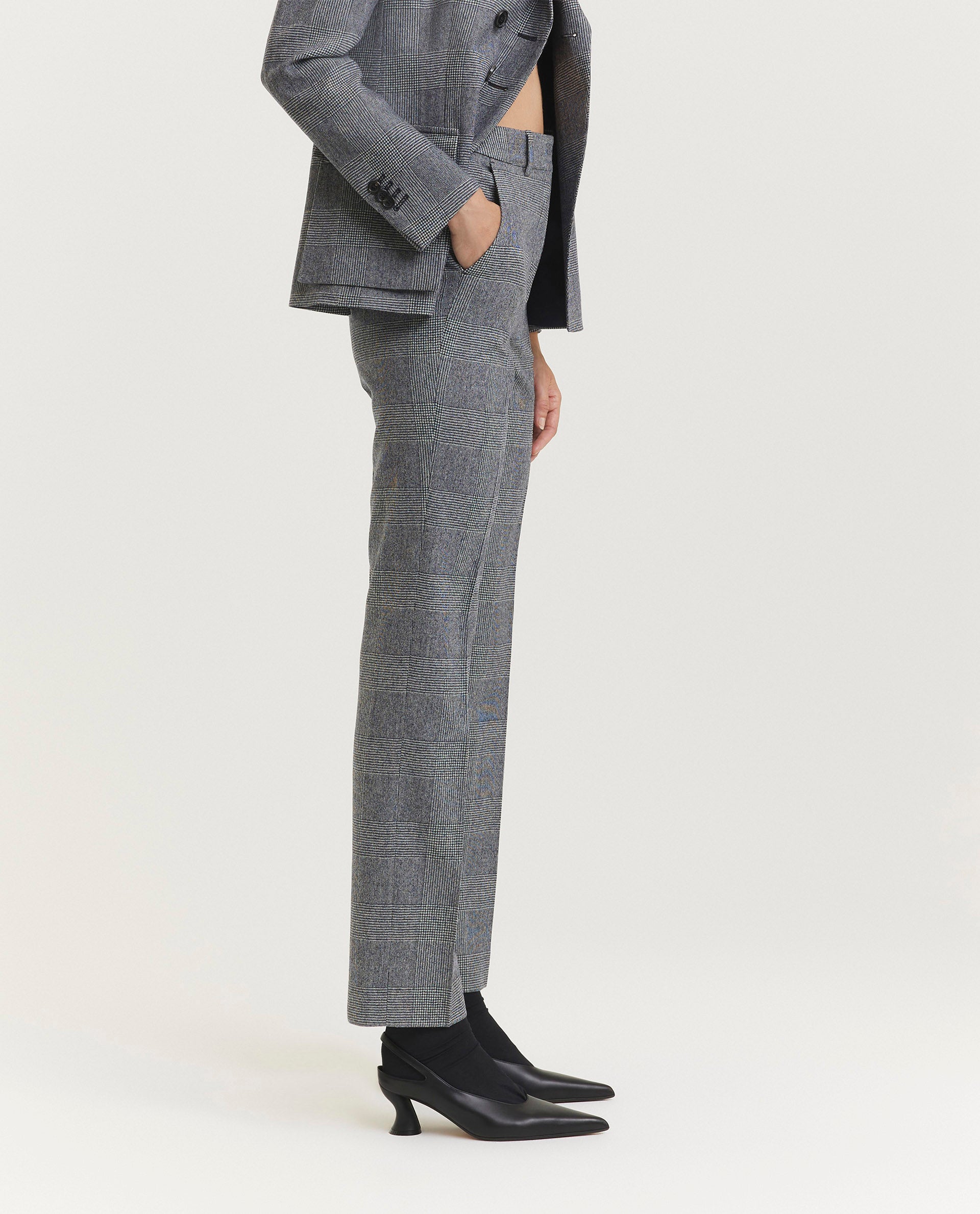 Trousers from wool

