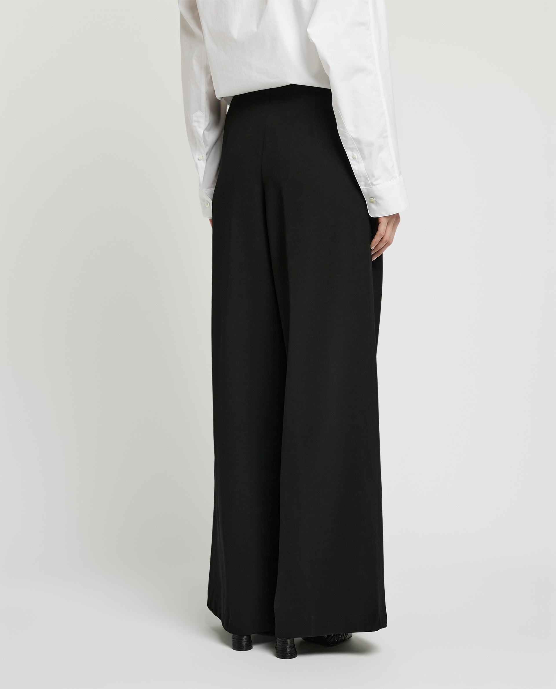 Wide leg trousers