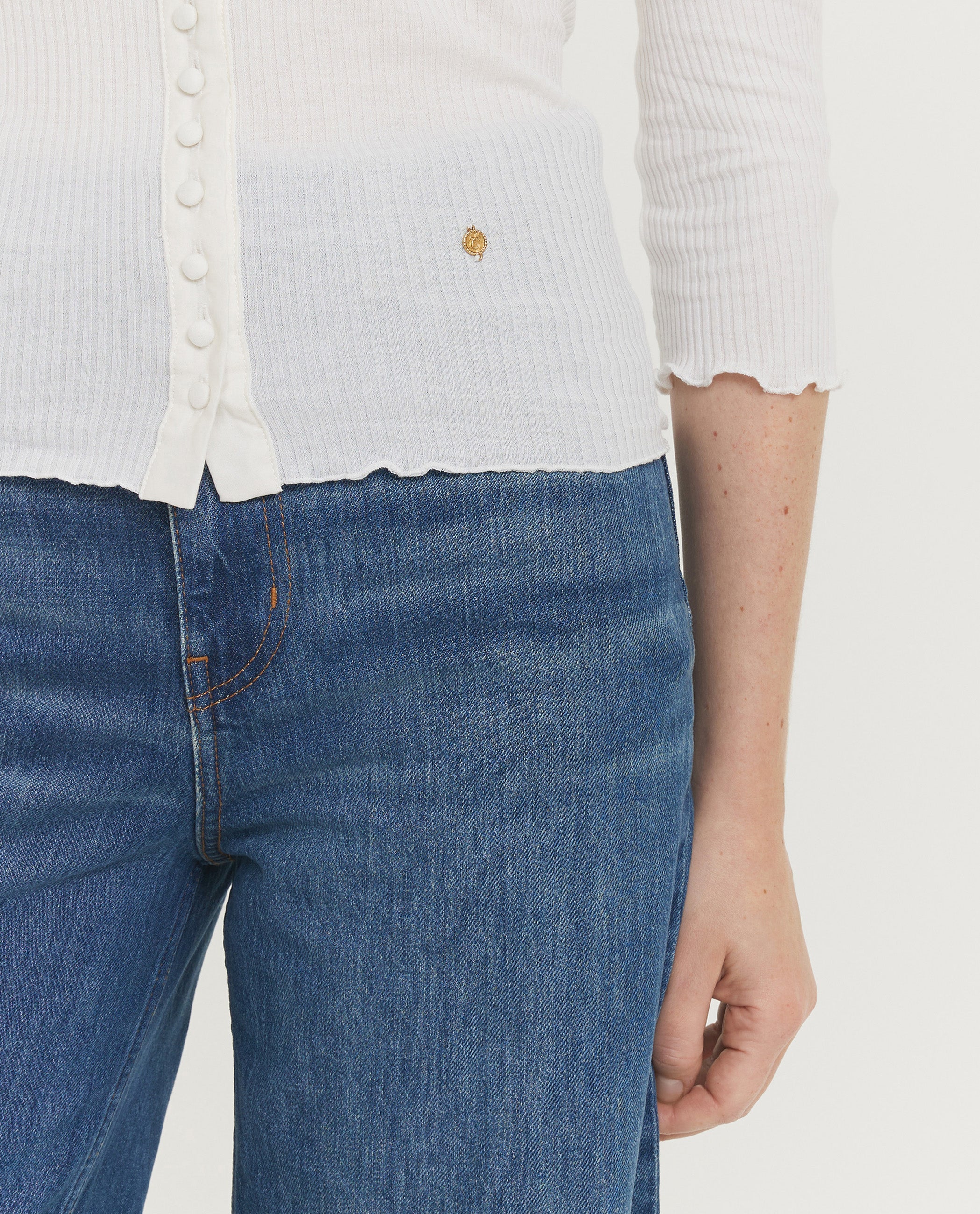 Scoop-Neck Fitted Cardigan