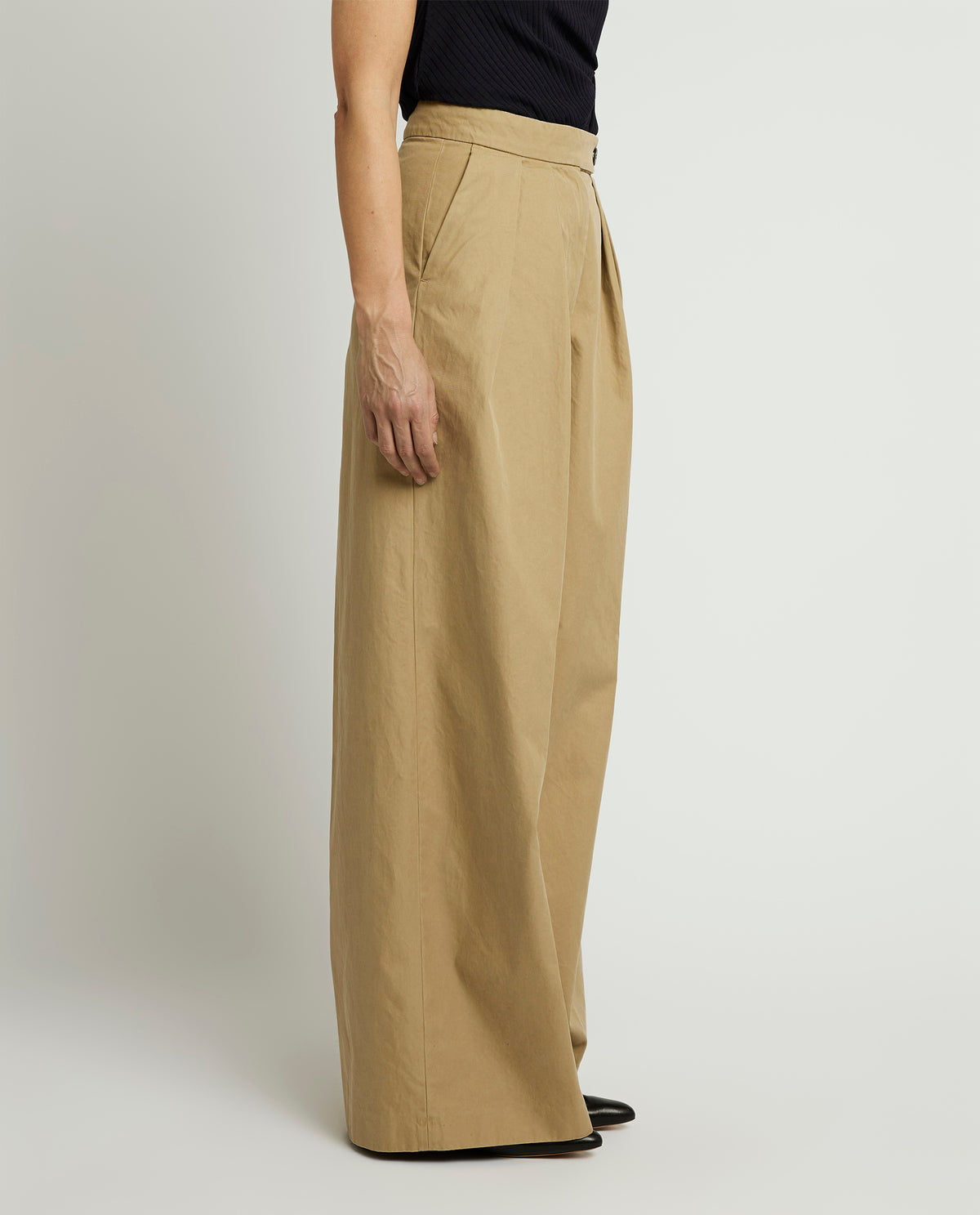 Wide leg pants