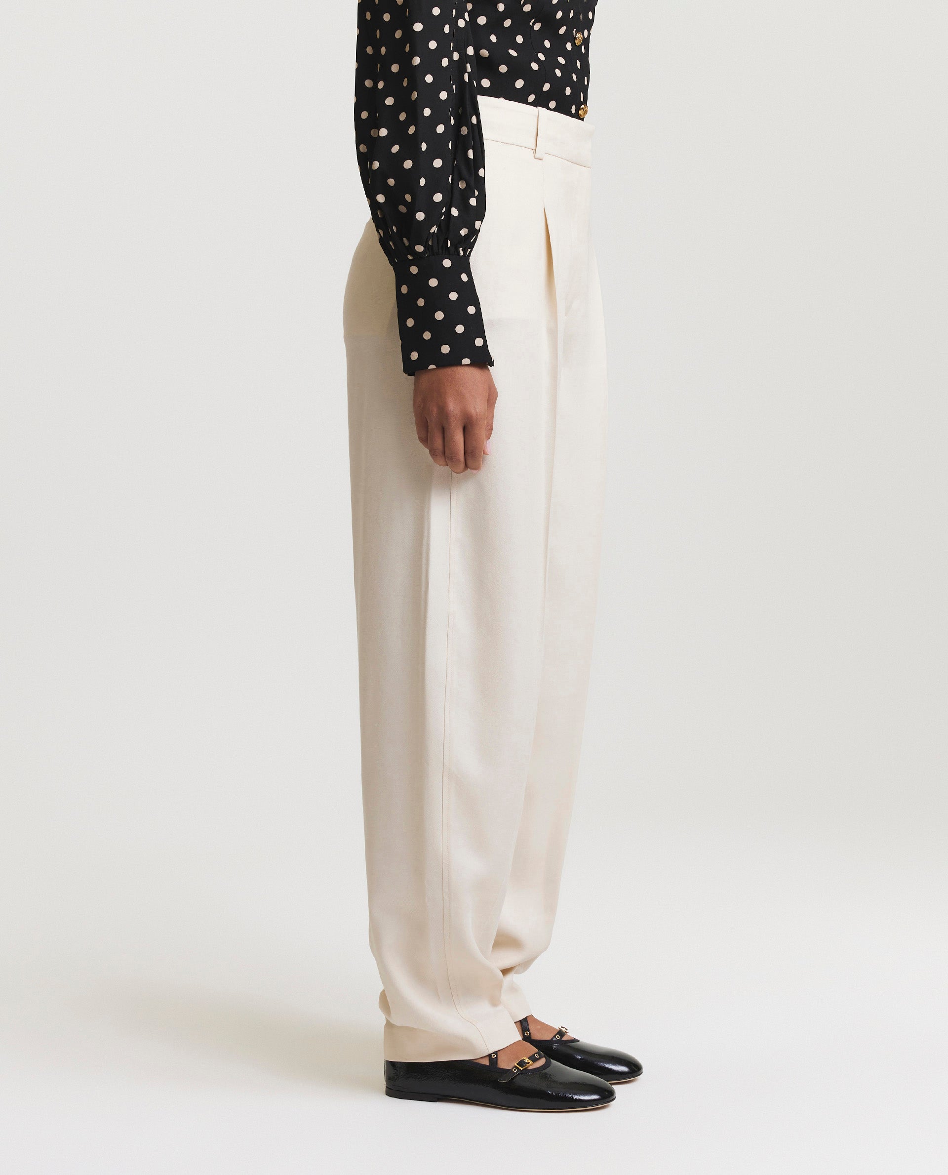 Wide leg trousers