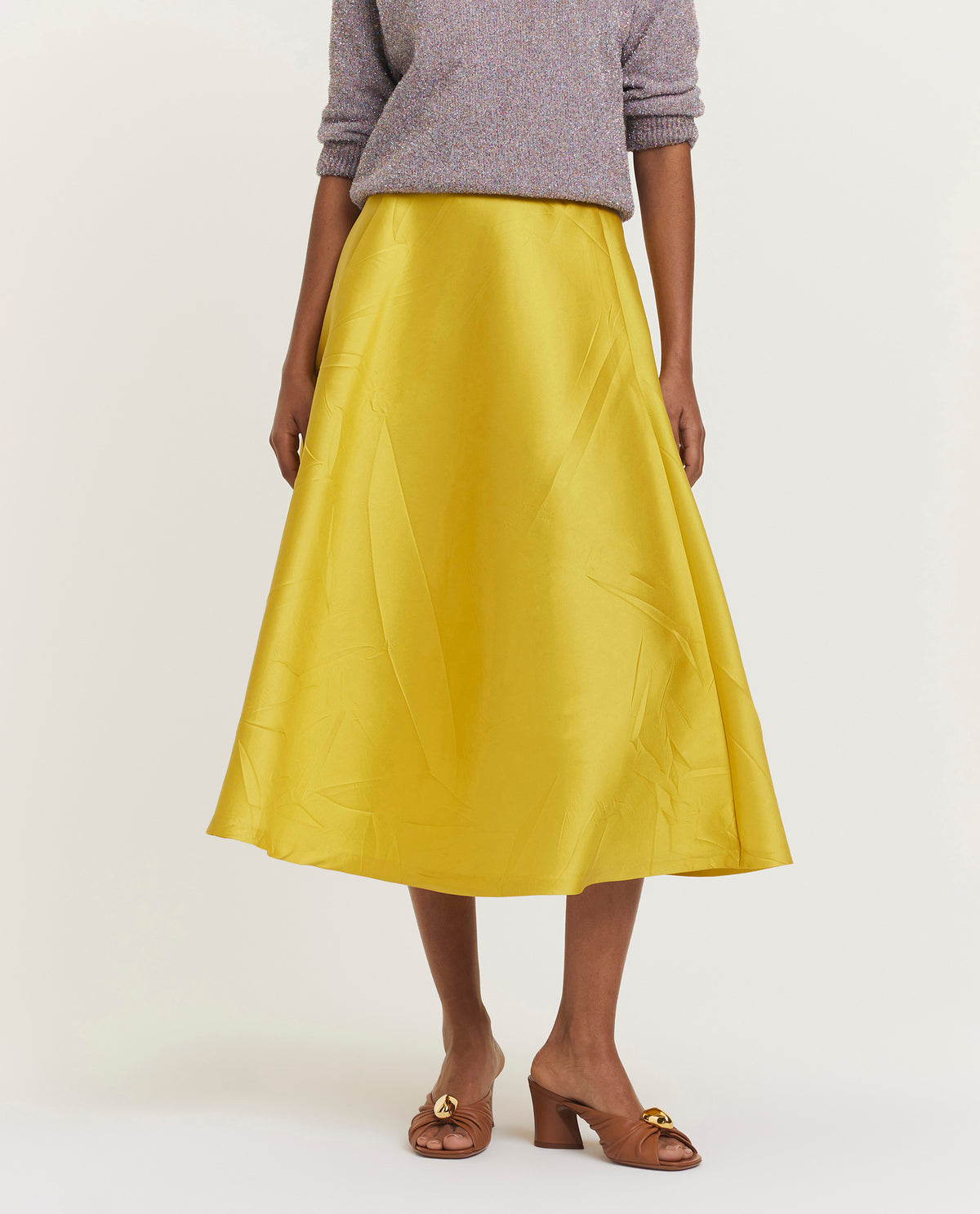 Voluminous midi skirt