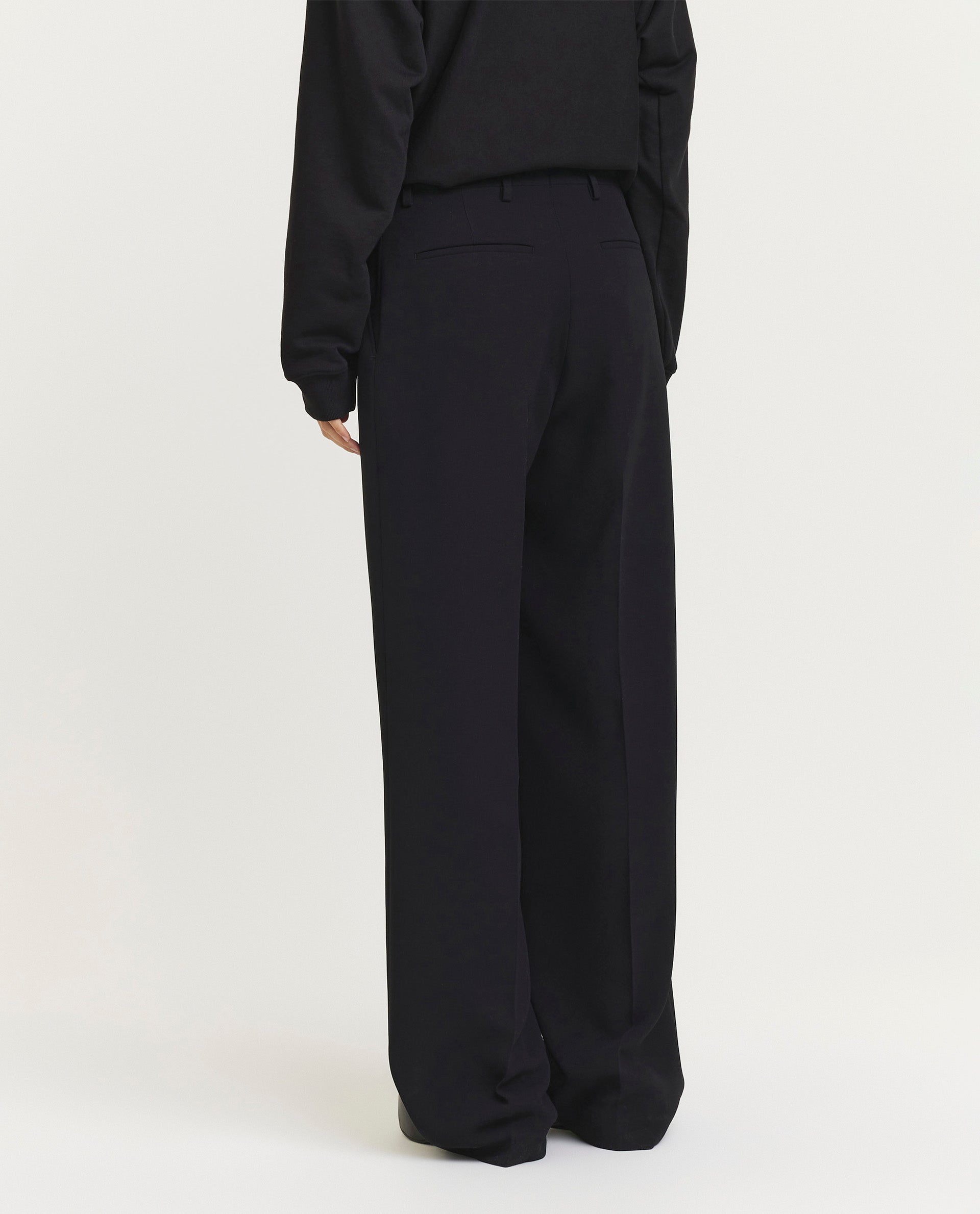 Wide leg trousers

