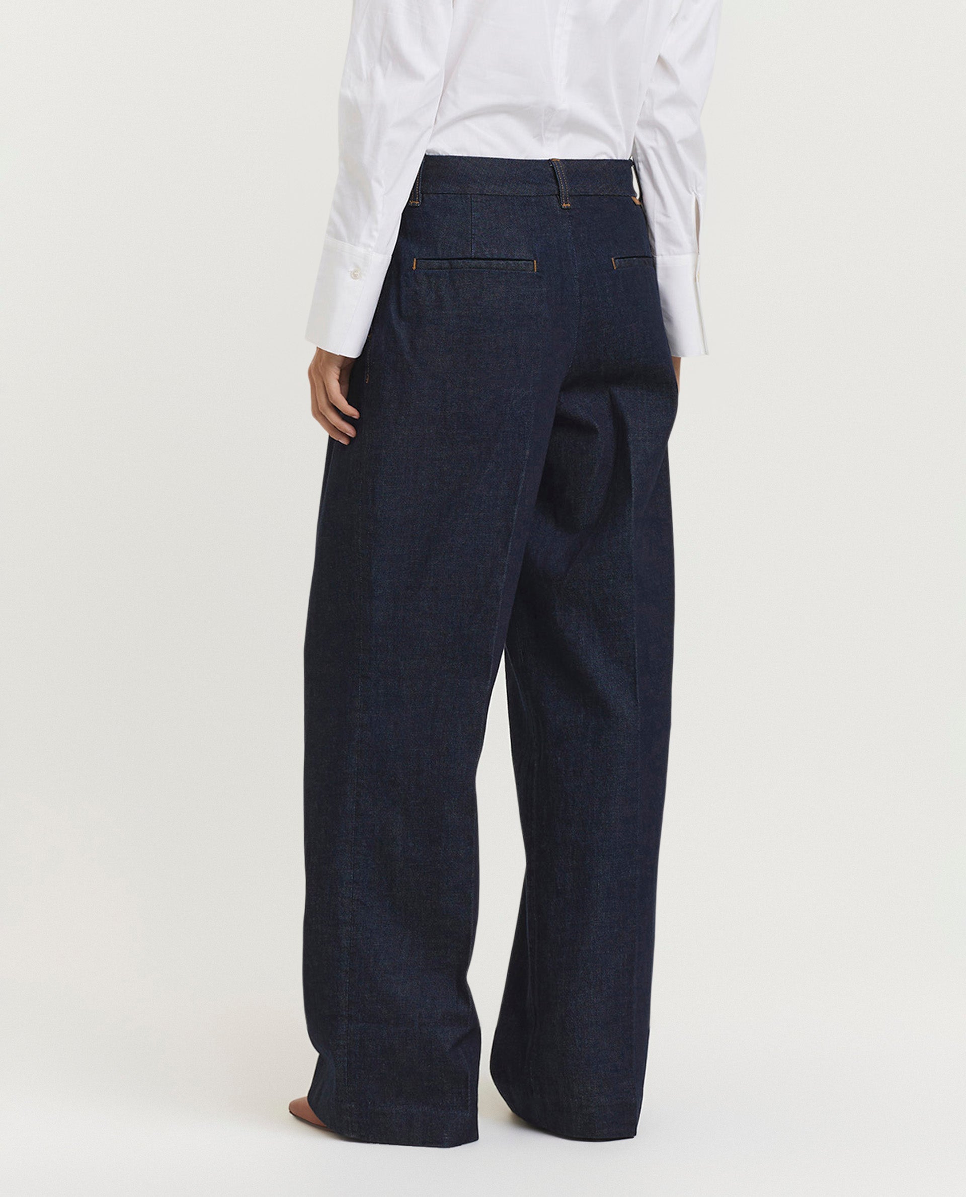 Wide leg trousers