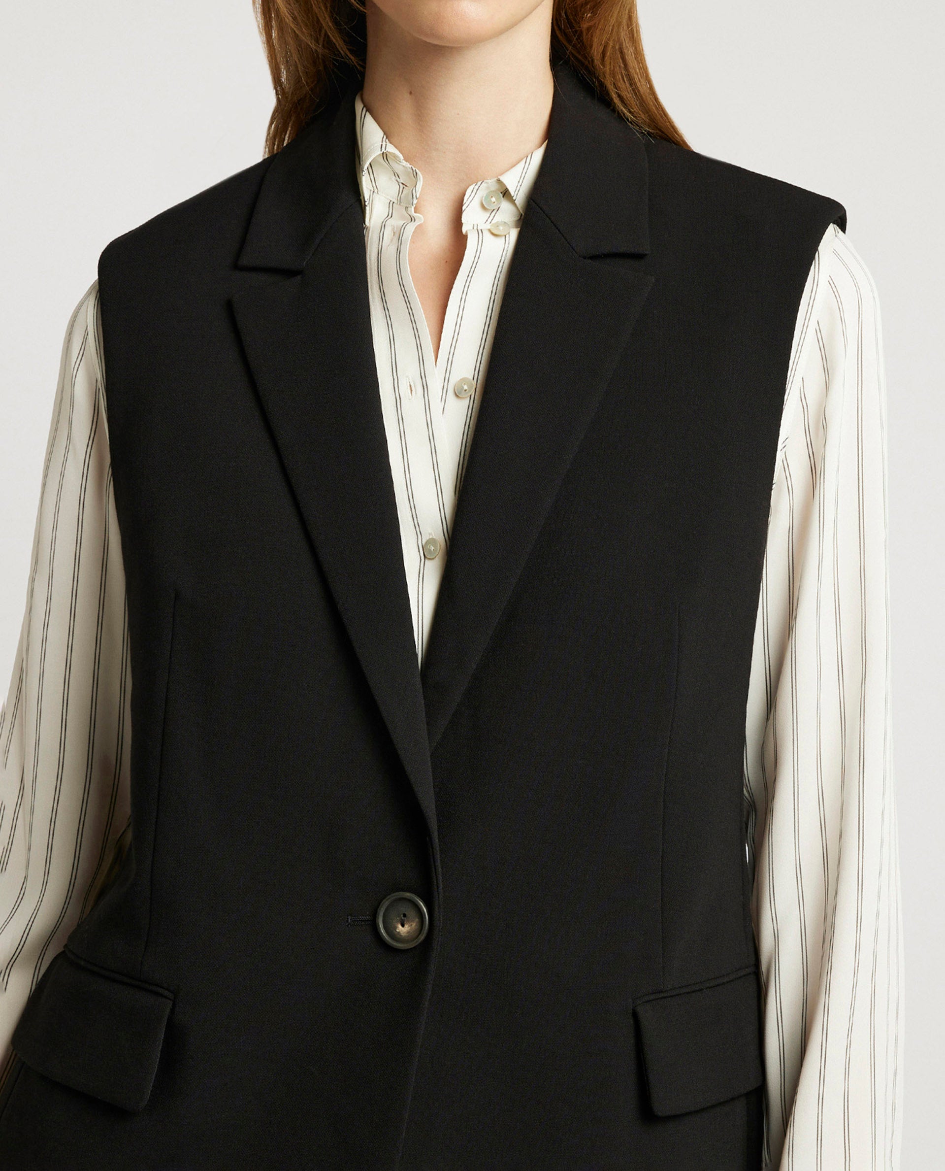 Sleeveless blazer