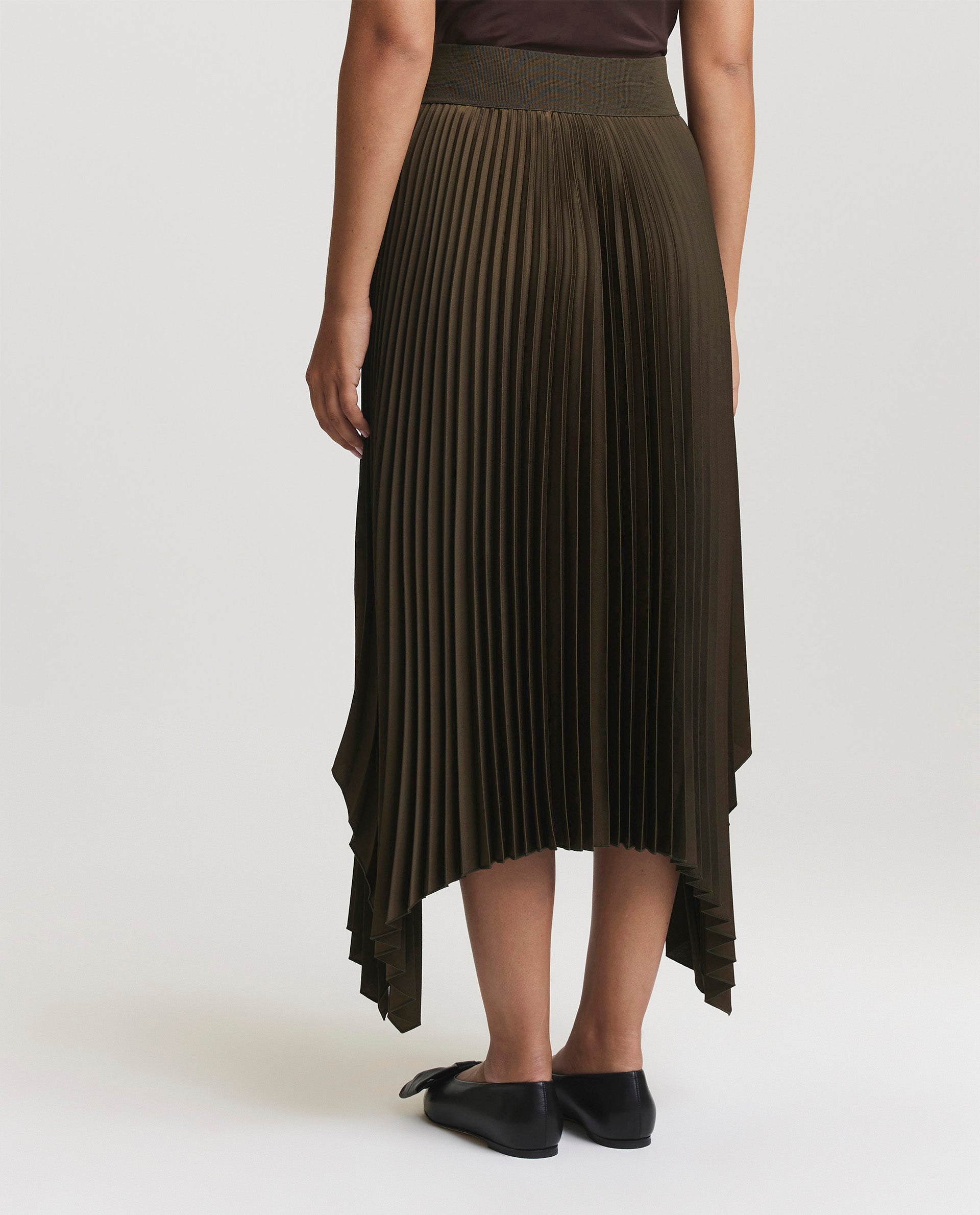 Asymmetrical plissé skirt